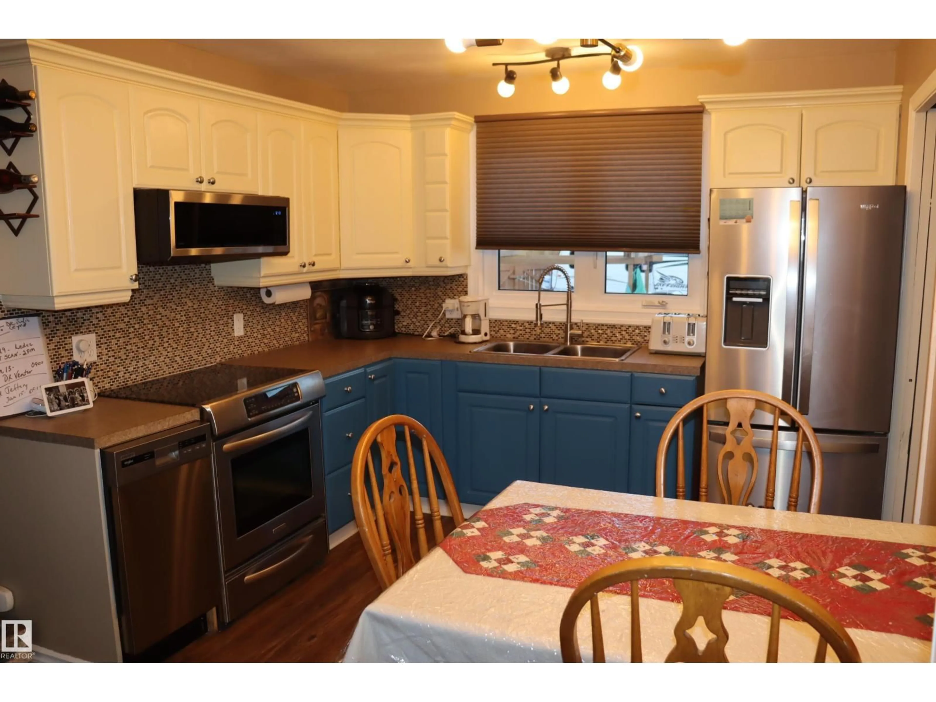 Standard kitchen, unknown for 4023 52 ST, Wetaskiwin Alberta T9A1N1