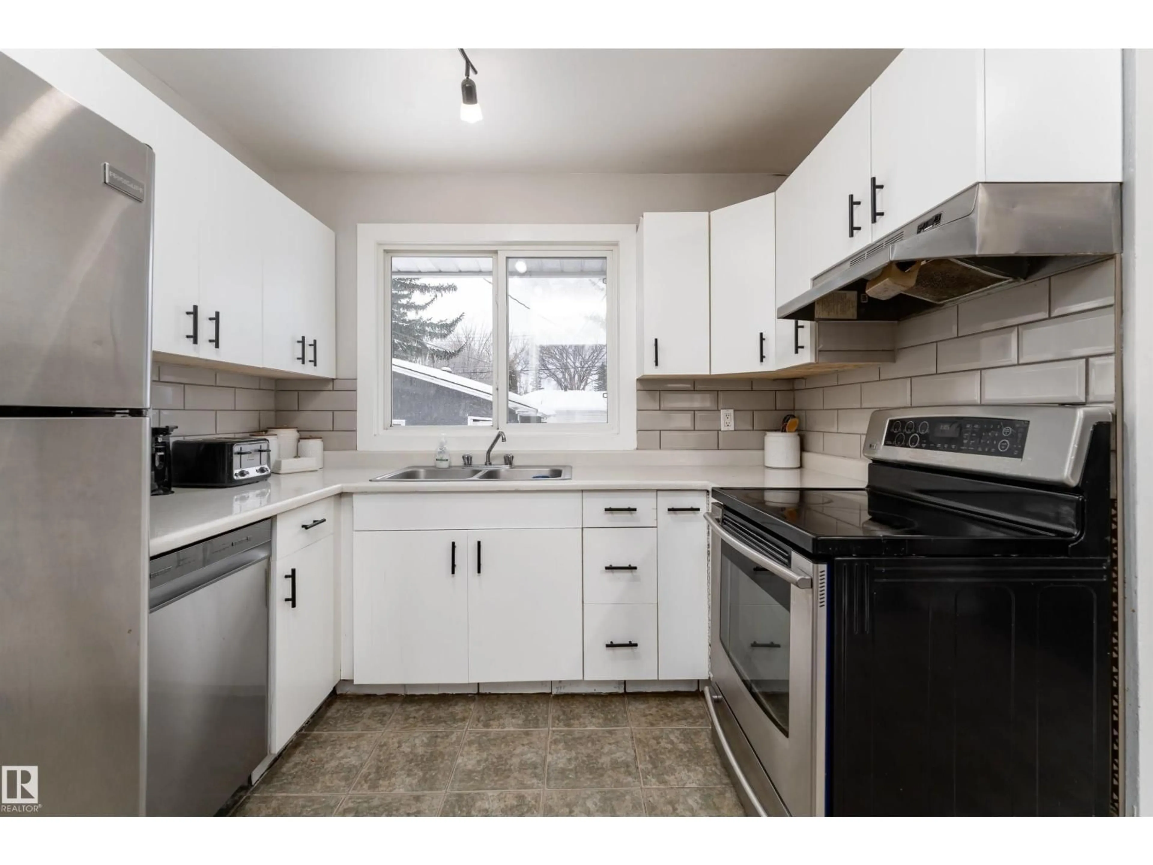Standard kitchen, unknown for NW - 12316 140 ST, Edmonton Alberta T5L2C8