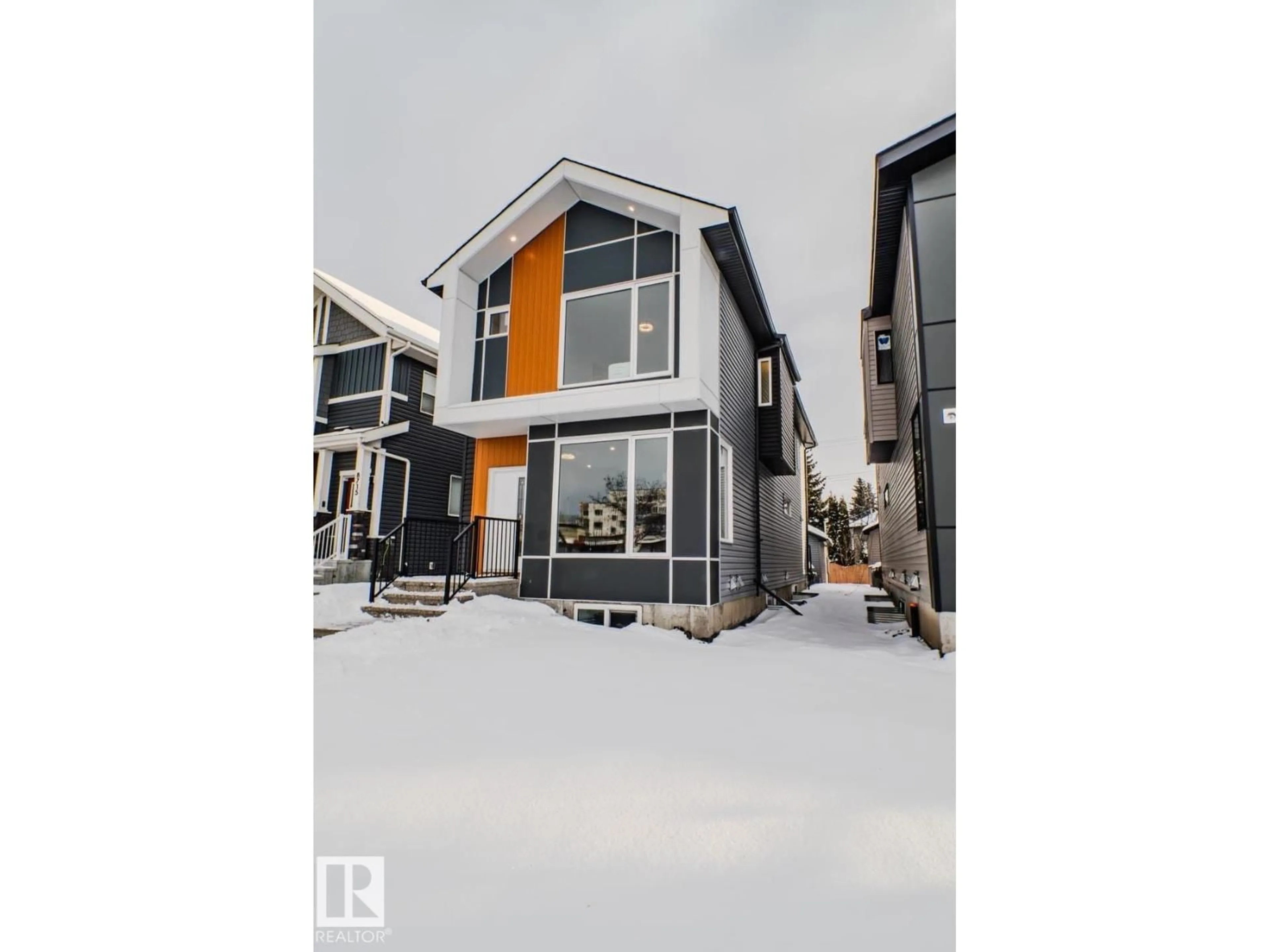 Home with vinyl exterior material, street for 8713 149 ST, Edmonton Alberta T5R1B5