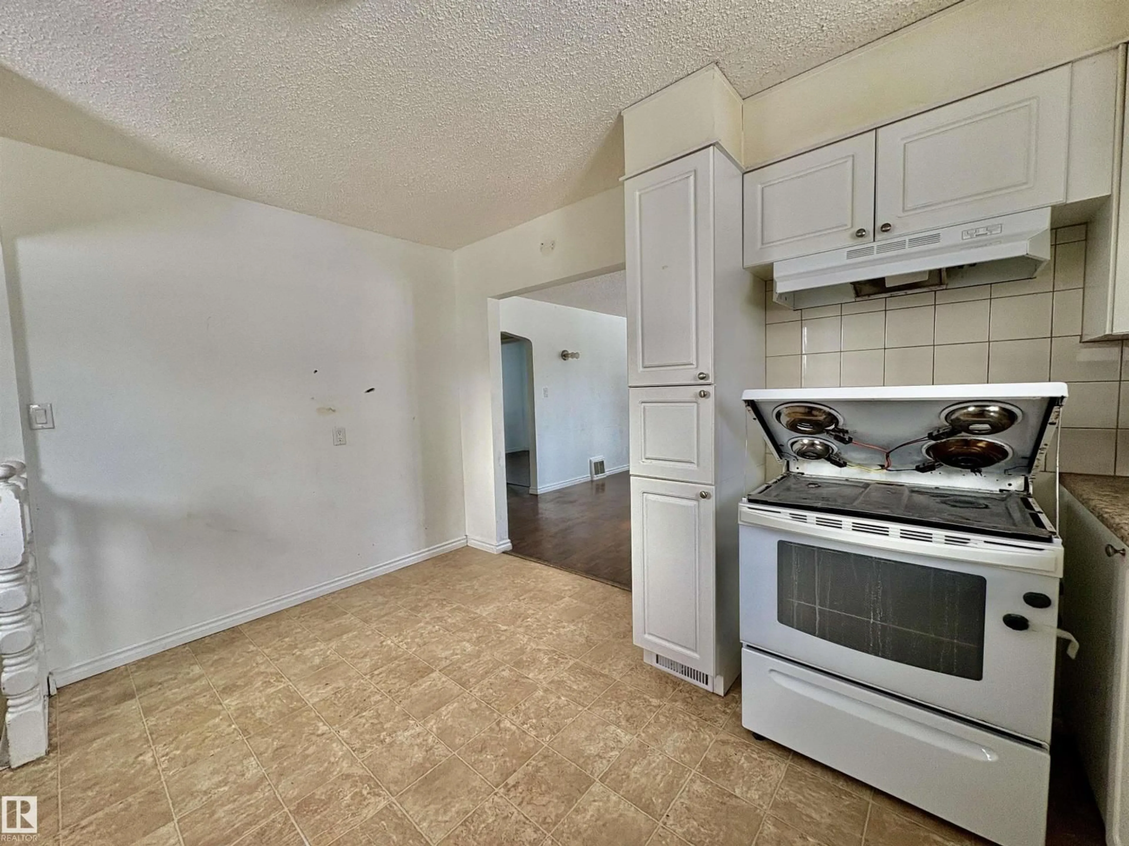 A pic of a room for 5230 50 ST, Camrose Alberta T4V1R5