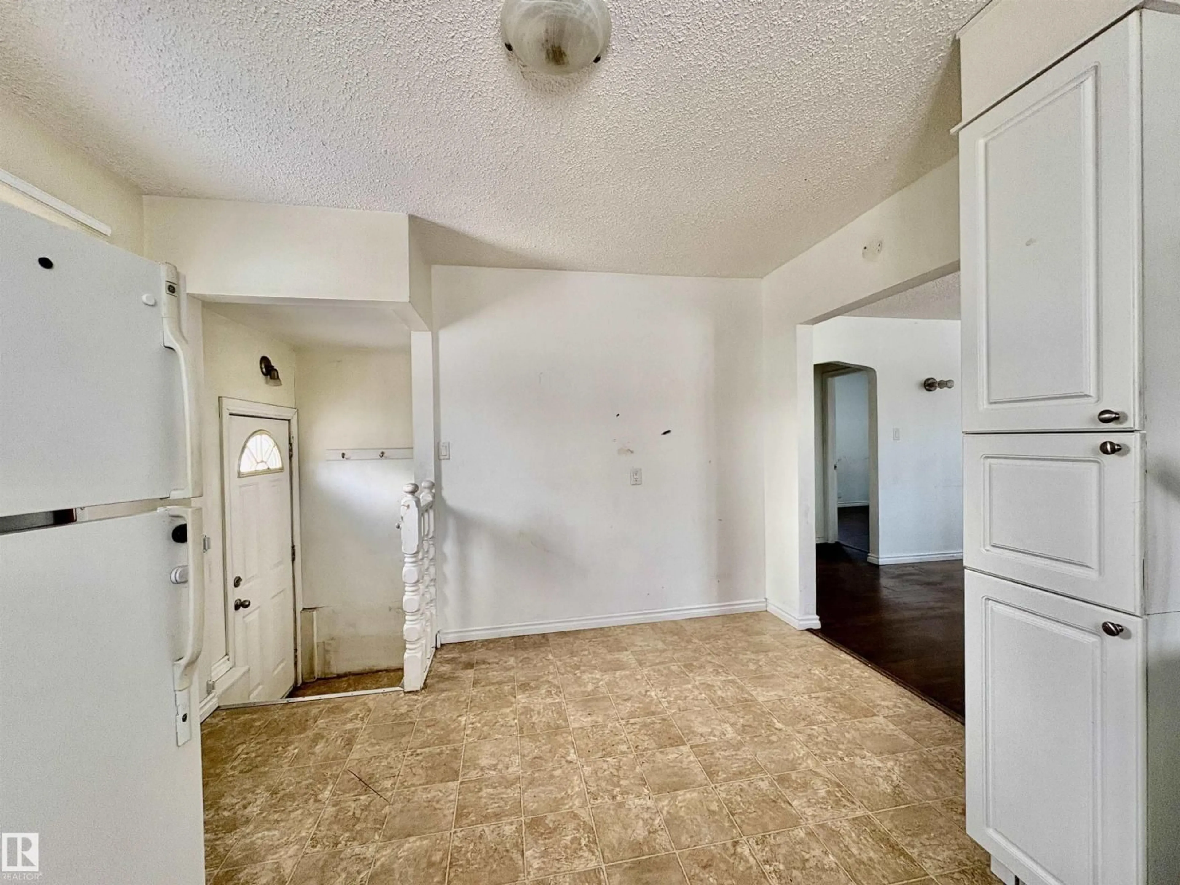 A pic of a room for 5230 50 ST, Camrose Alberta T4V1R5