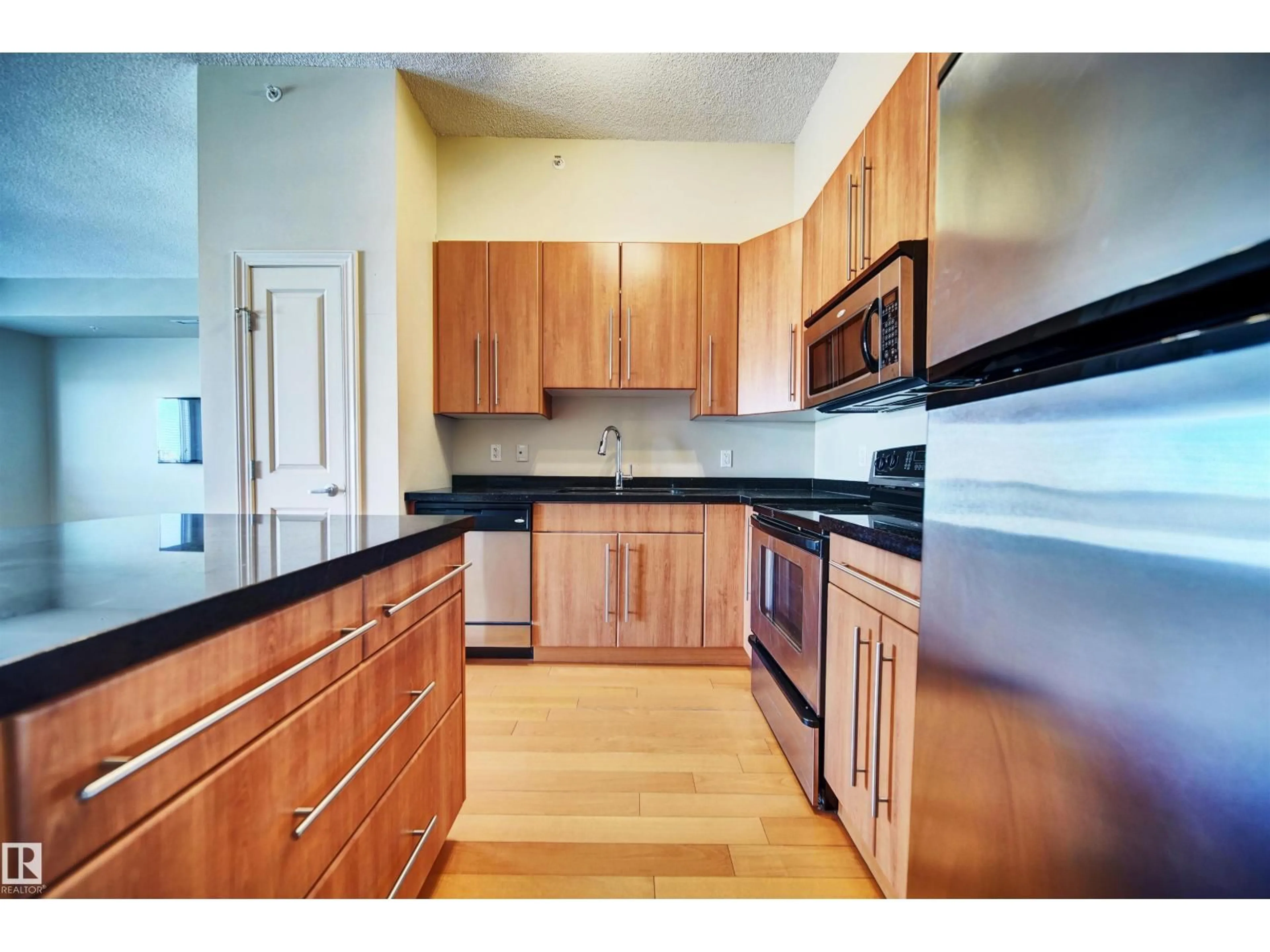 Standard kitchen, unknown for 9819 - 1206 104 ST, Edmonton Alberta T5K0Y8