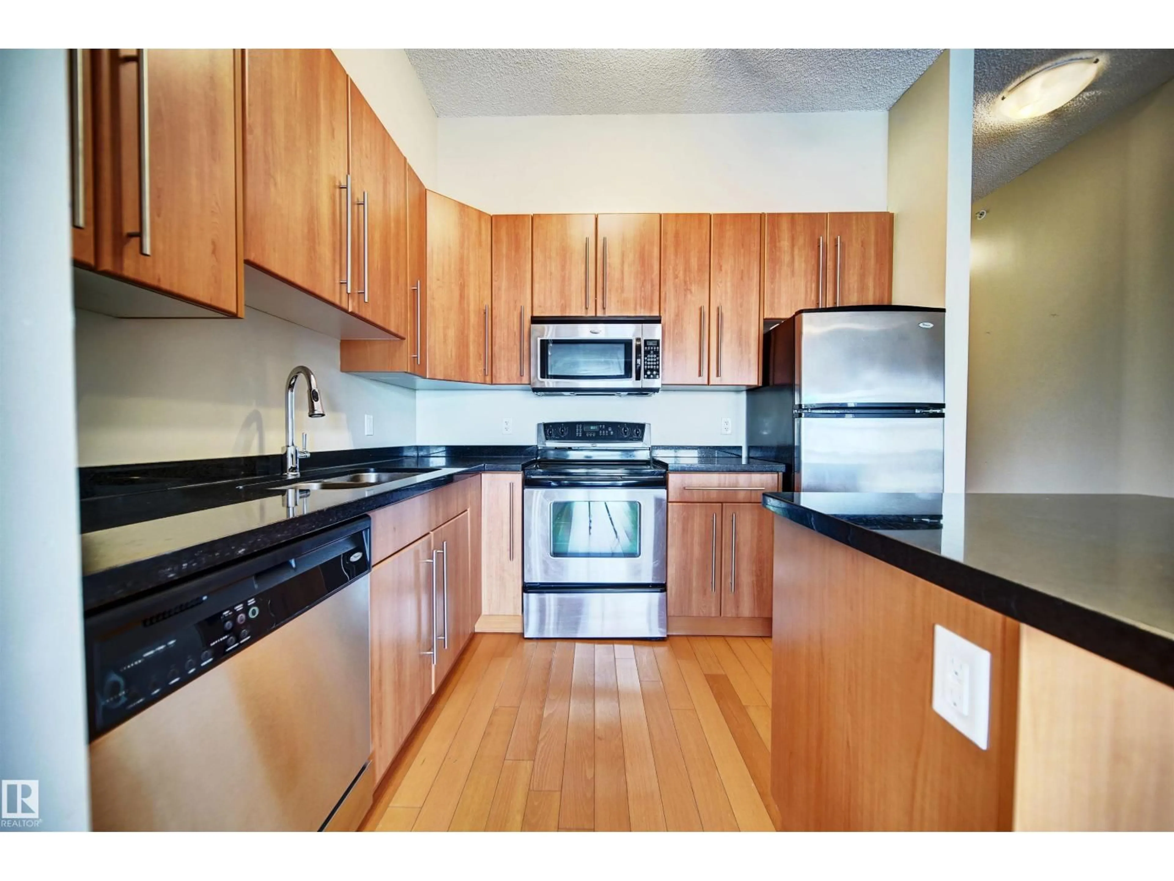 Standard kitchen, unknown for 9819 - 1206 104 ST, Edmonton Alberta T5K0Y8