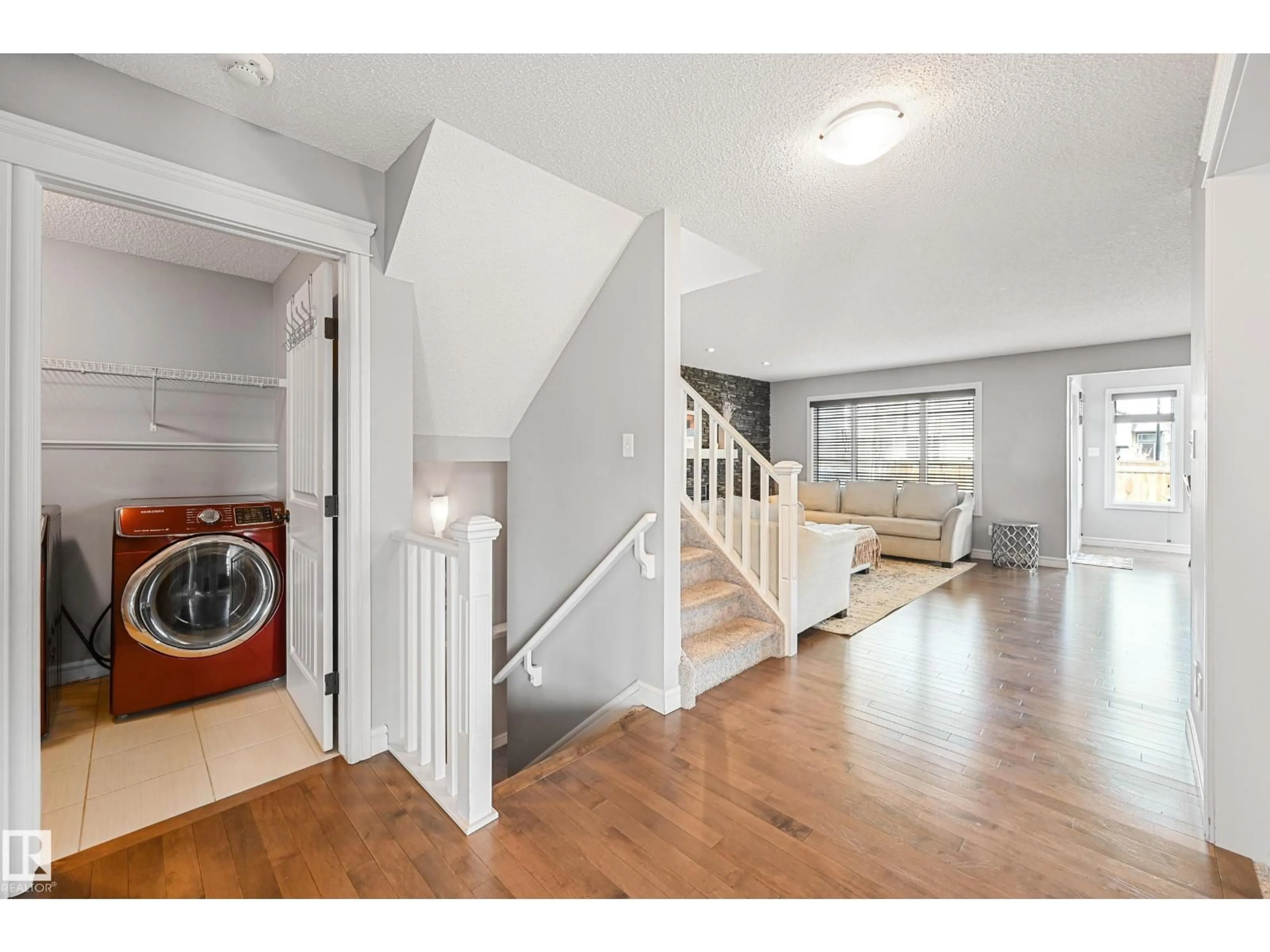 Indoor entryway for 178 WOODBRIDGE LI, Fort Saskatchewan Alberta T8L0P4