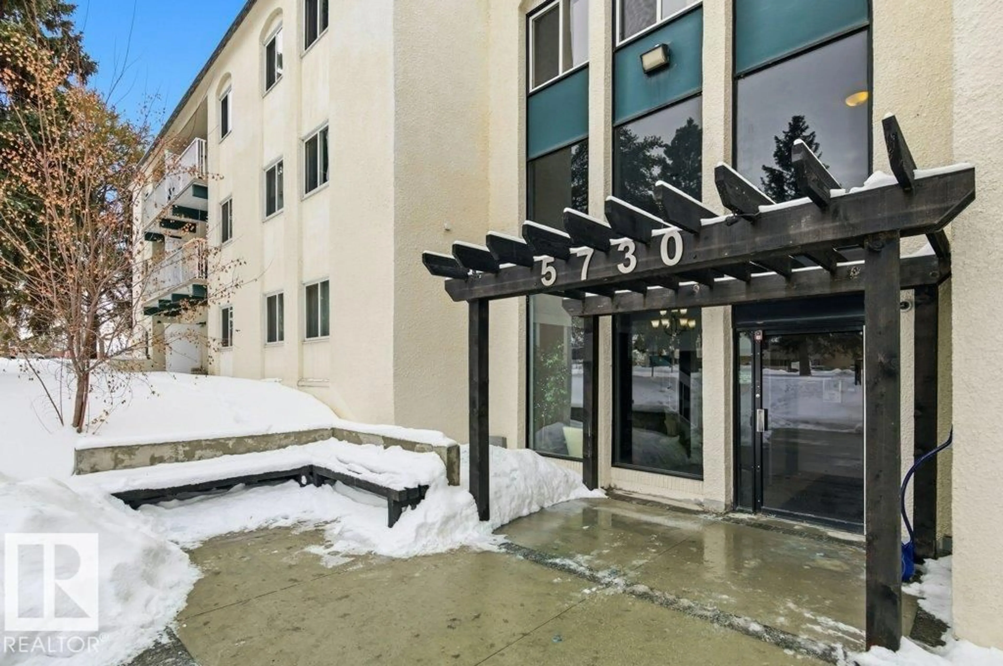 Patio, unknown for #124 - 5730 RIVERBEND RD, Edmonton Alberta T6H4T4