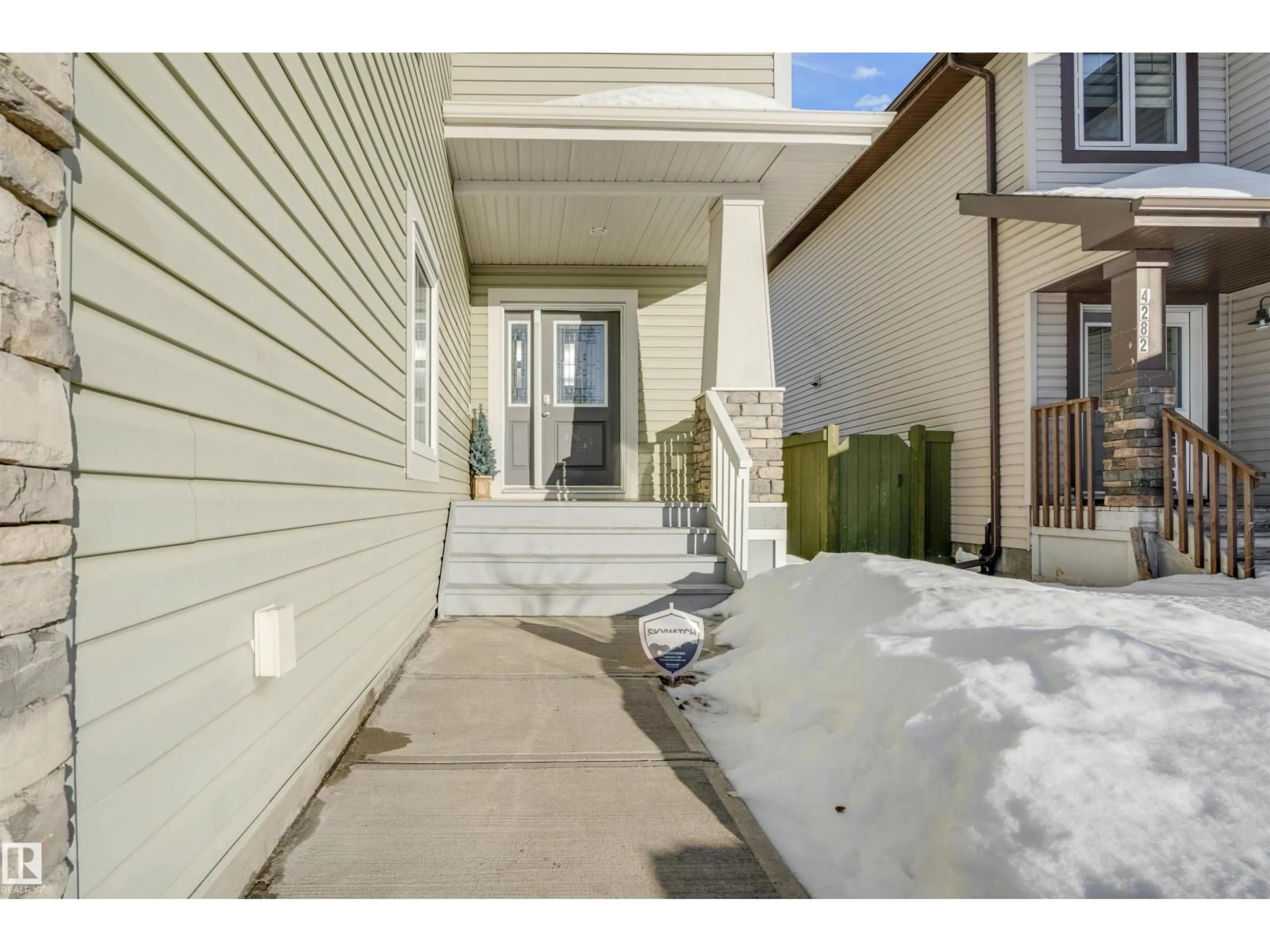 Indoor entryway for 4286 126A AV, Edmonton Alberta T5A1V5