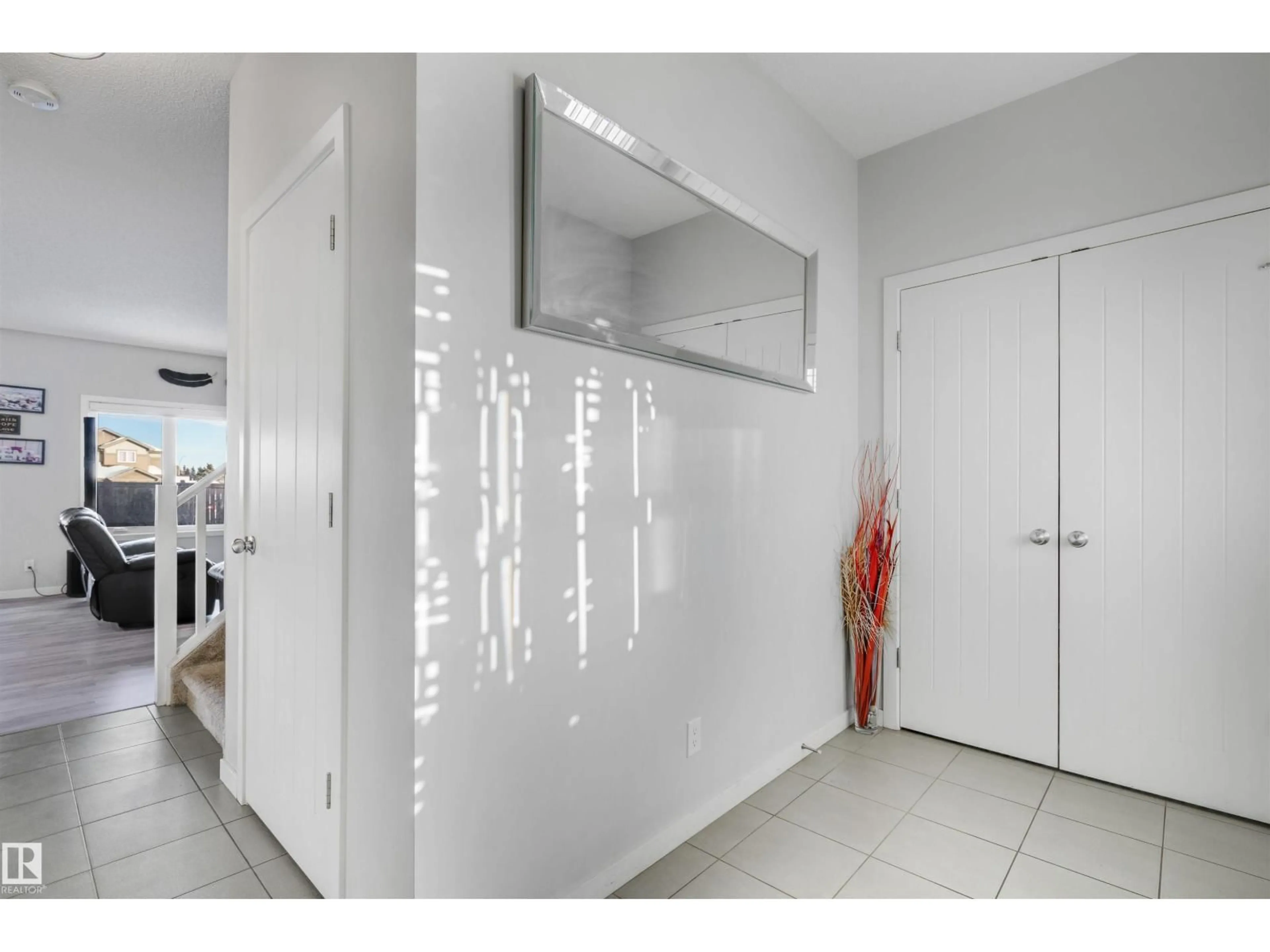 Indoor entryway for 4286 126A AV, Edmonton Alberta T5A1V5