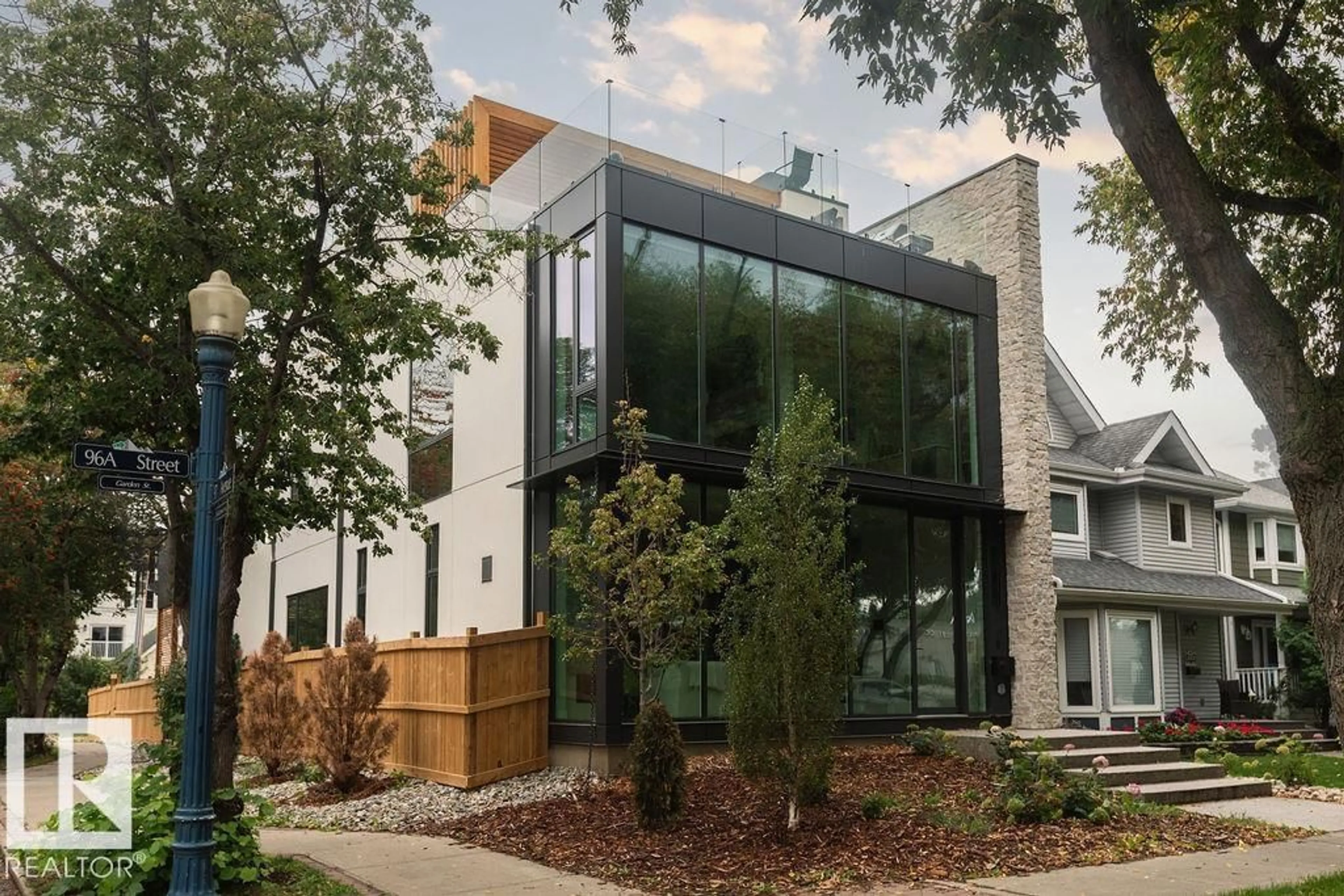 Home with brick exterior material, unknown for 9651 96A ST, Edmonton Alberta T6C2C3