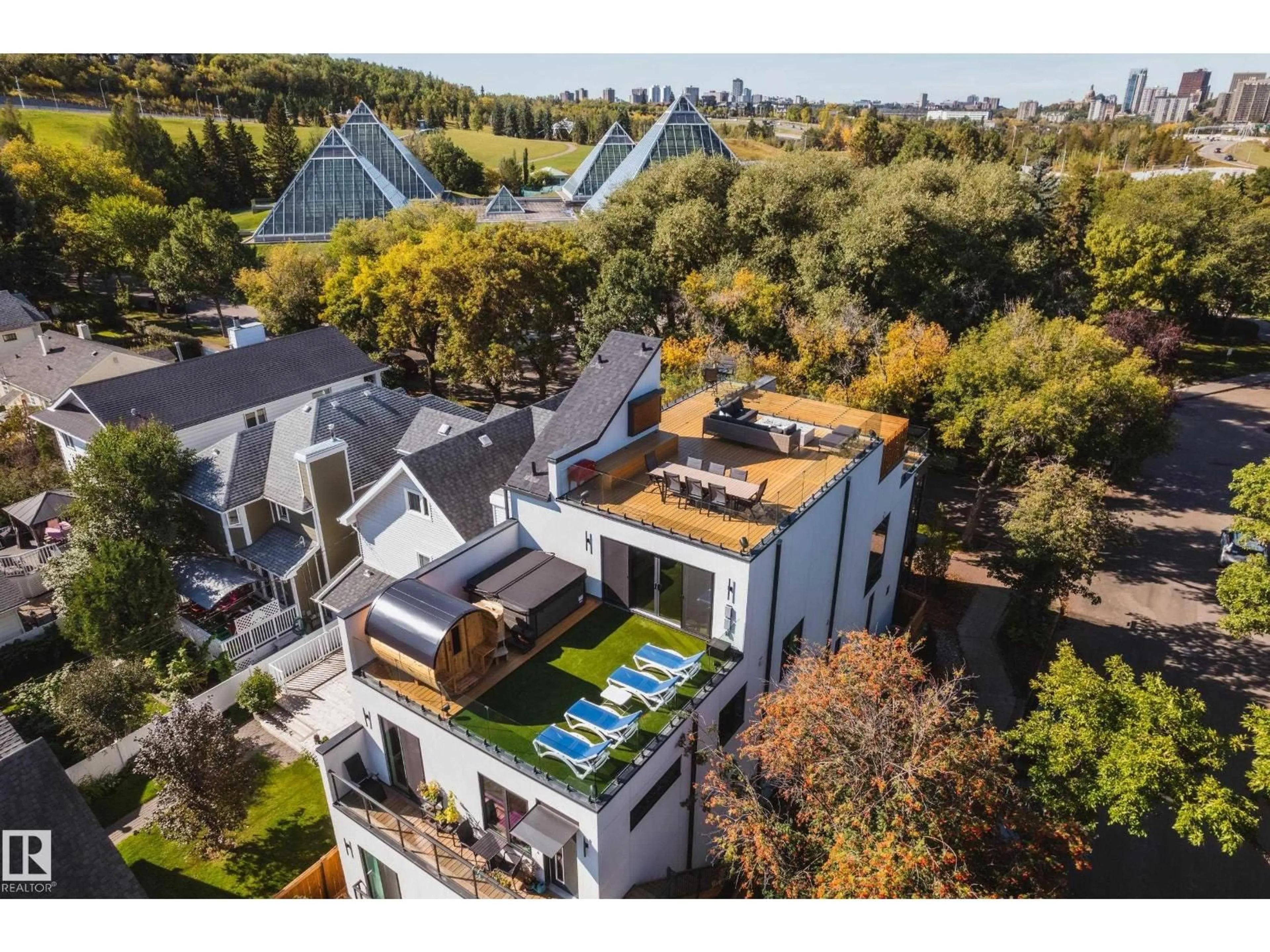 A pic from outside/outdoor area/front of a property/back of a property/a pic from drone, unknown for 9651 96A ST, Edmonton Alberta T6C2C3