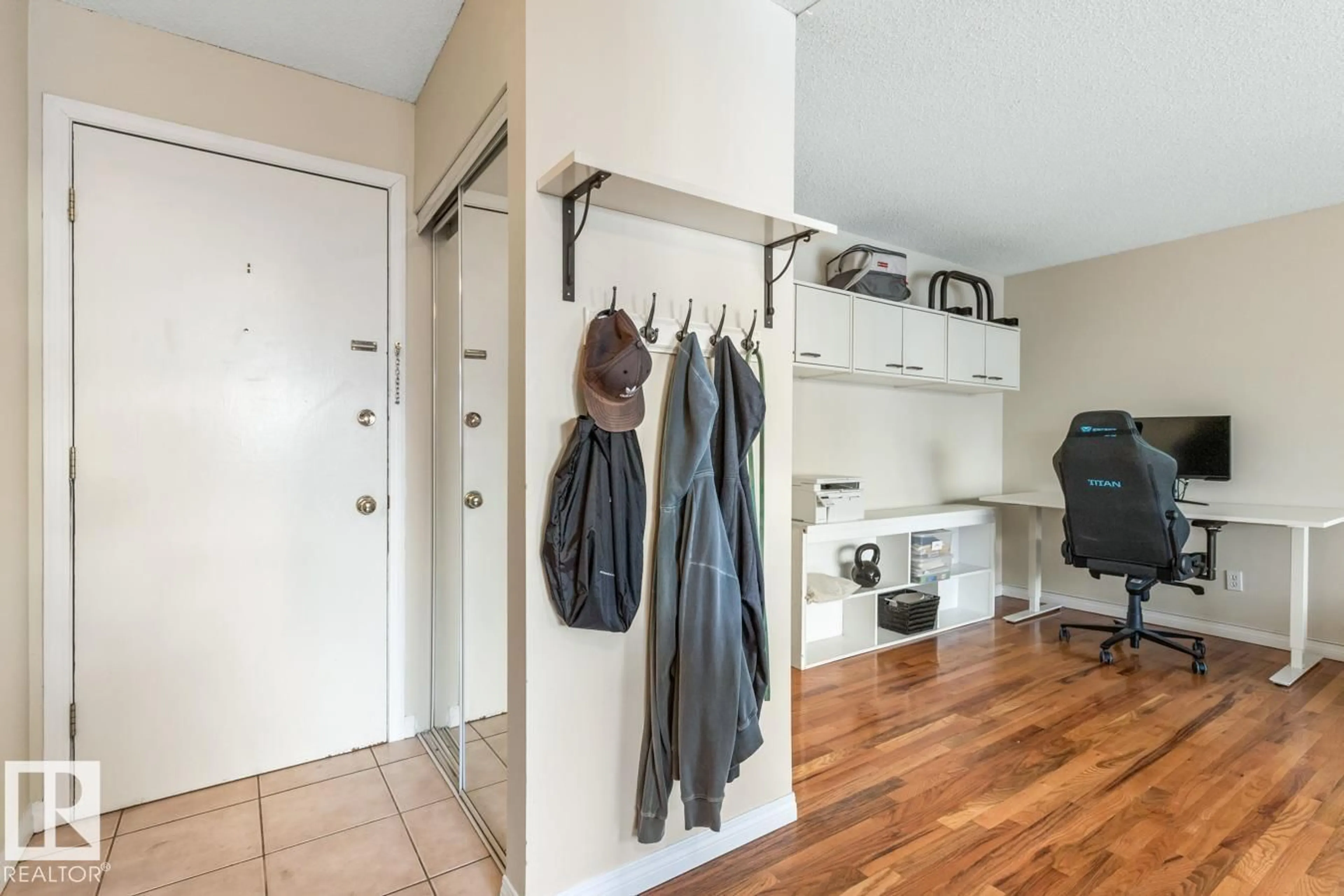 Indoor entryway for #203 - 10230 120 ST, Edmonton Alberta T5K2A3