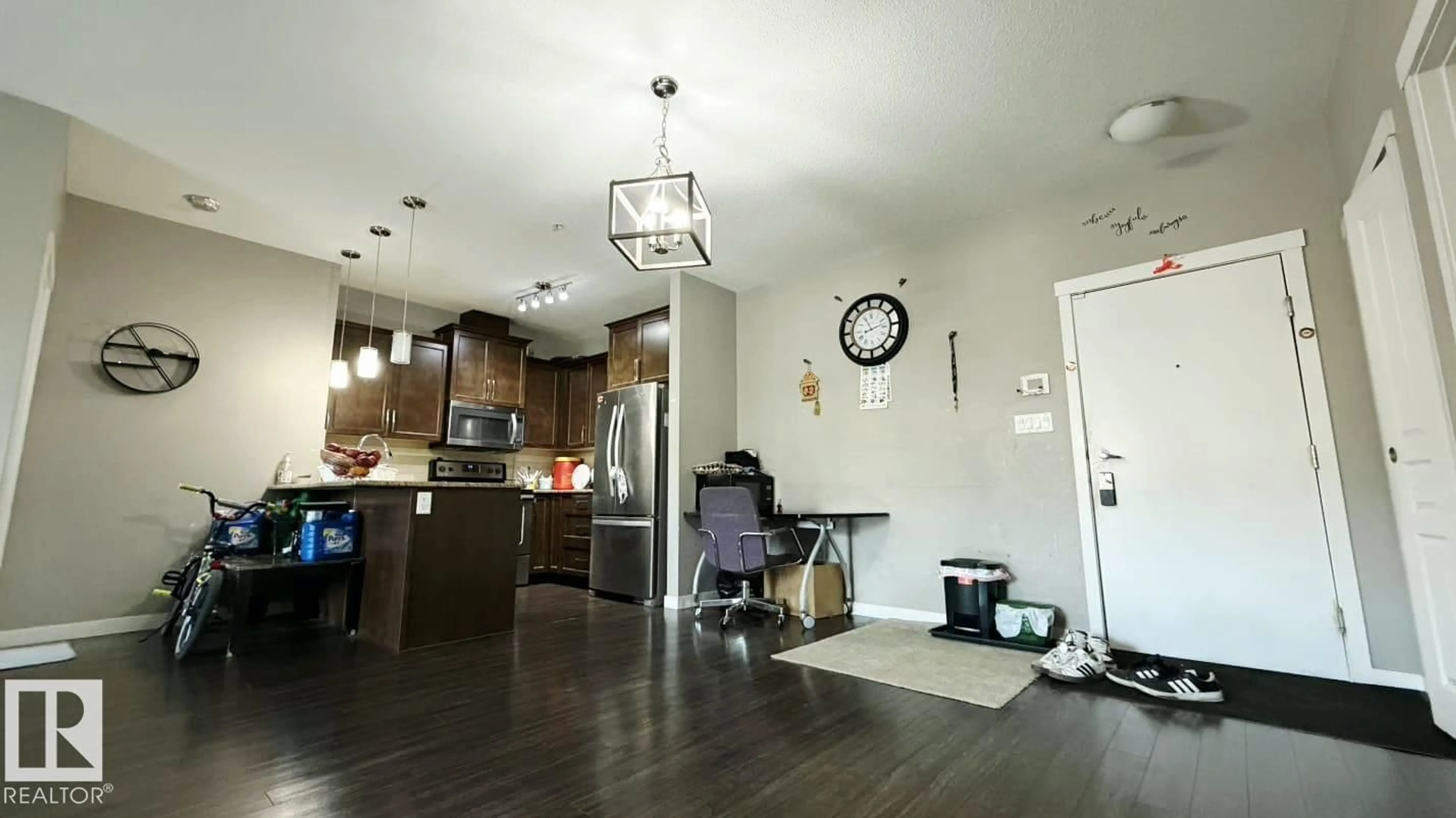 A pic of a room for 812 - 103 WELSH DR, Edmonton Alberta T6X1Y7