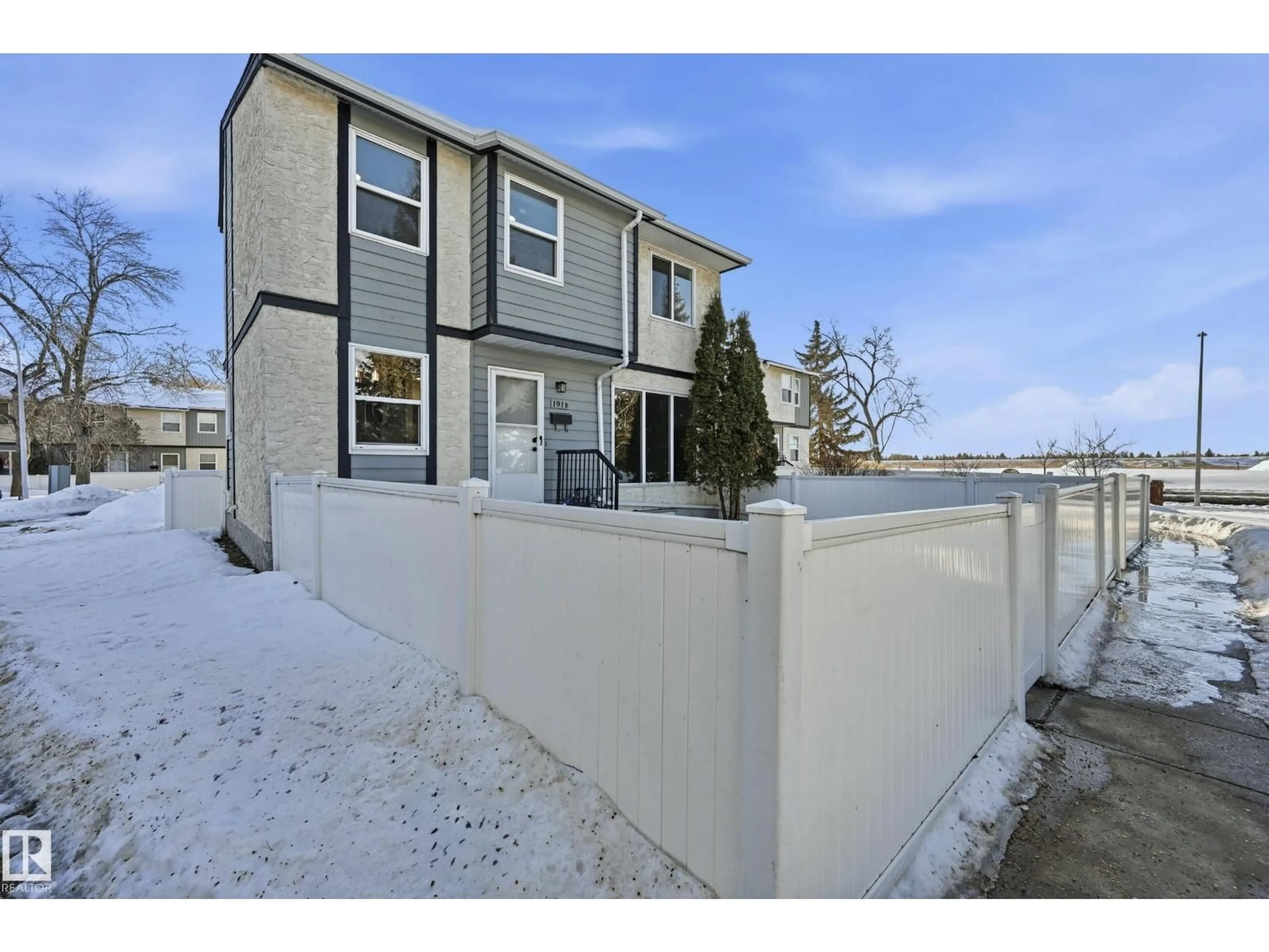 Unknown for 191D HOMESTEAD CR, Edmonton Alberta T5A2Y2