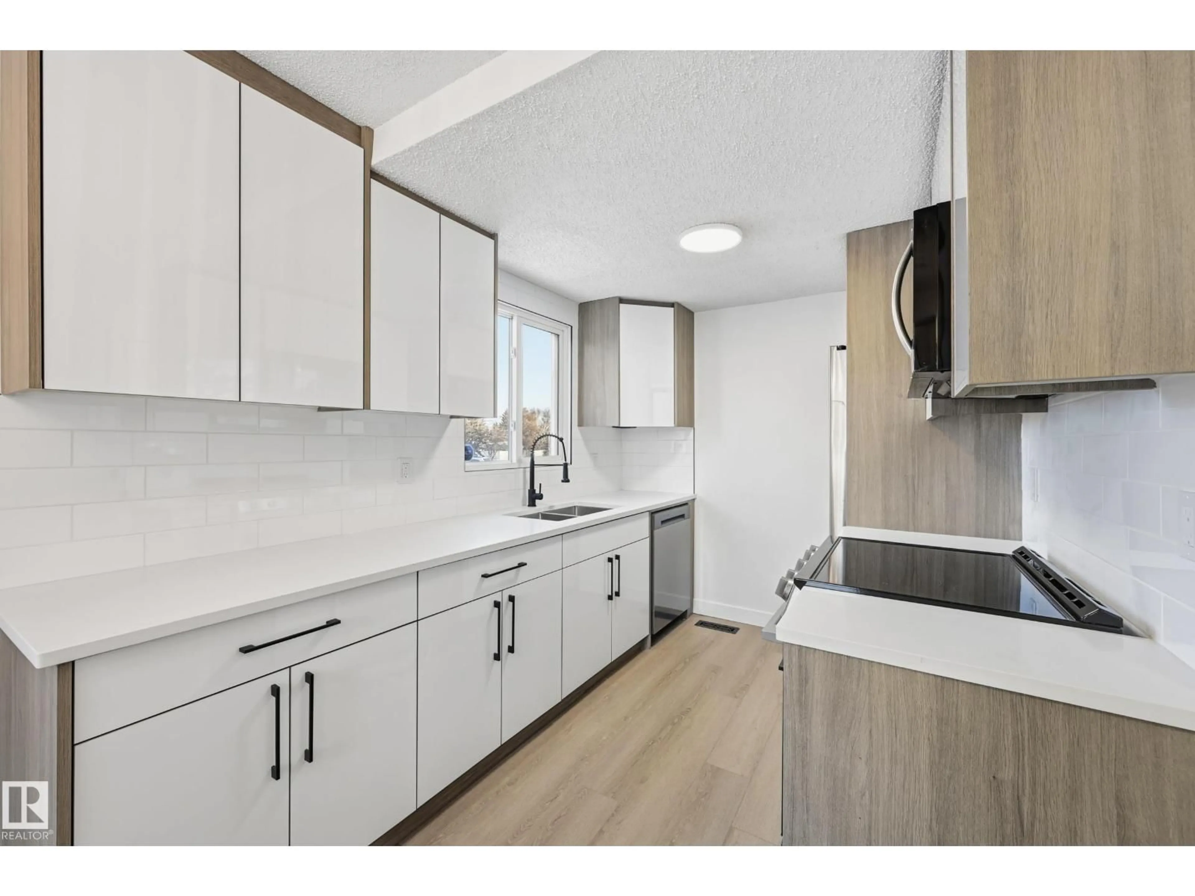 Unknown for 191D HOMESTEAD CR, Edmonton Alberta T5A2Y2