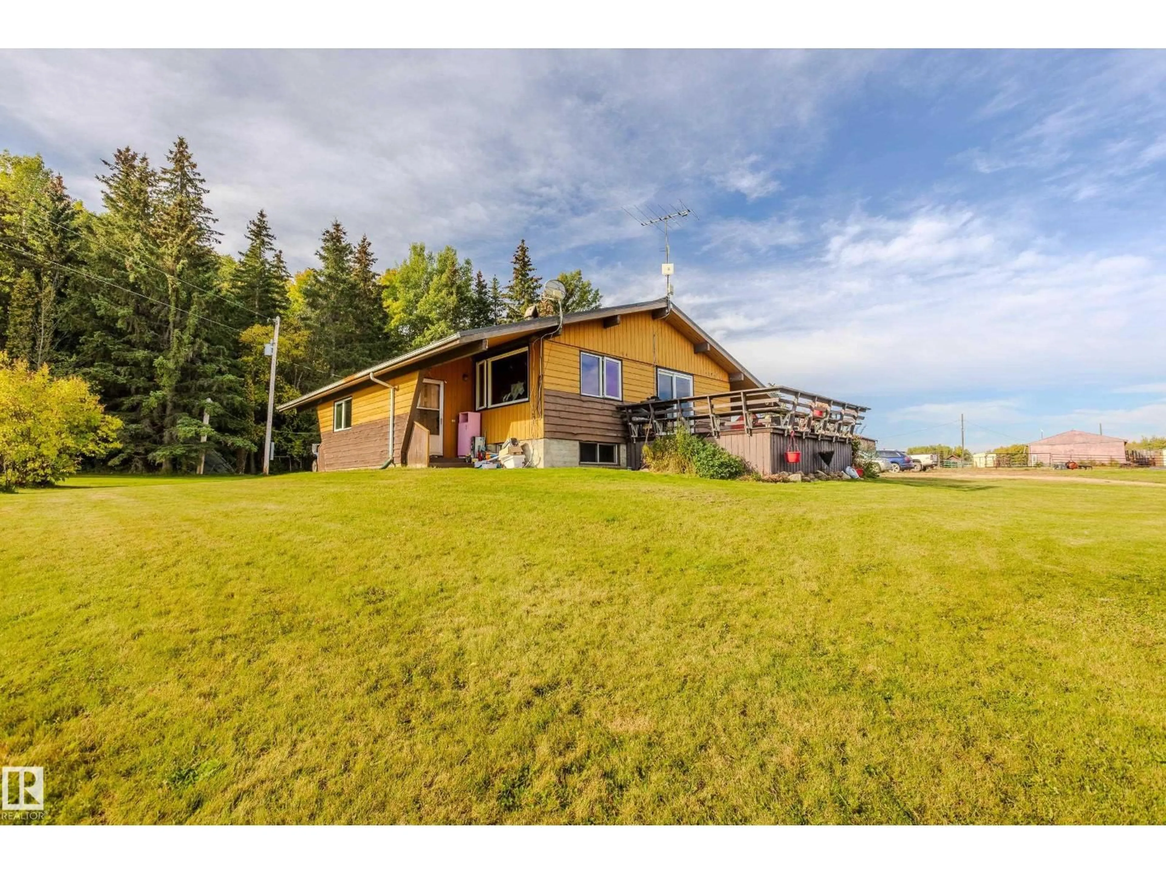 A pic from outside/outdoor area/front of a property/back of a property/a pic from drone, unknown for 53122 RGE RD 95, Rural Yellowhead Alberta T0E2M0