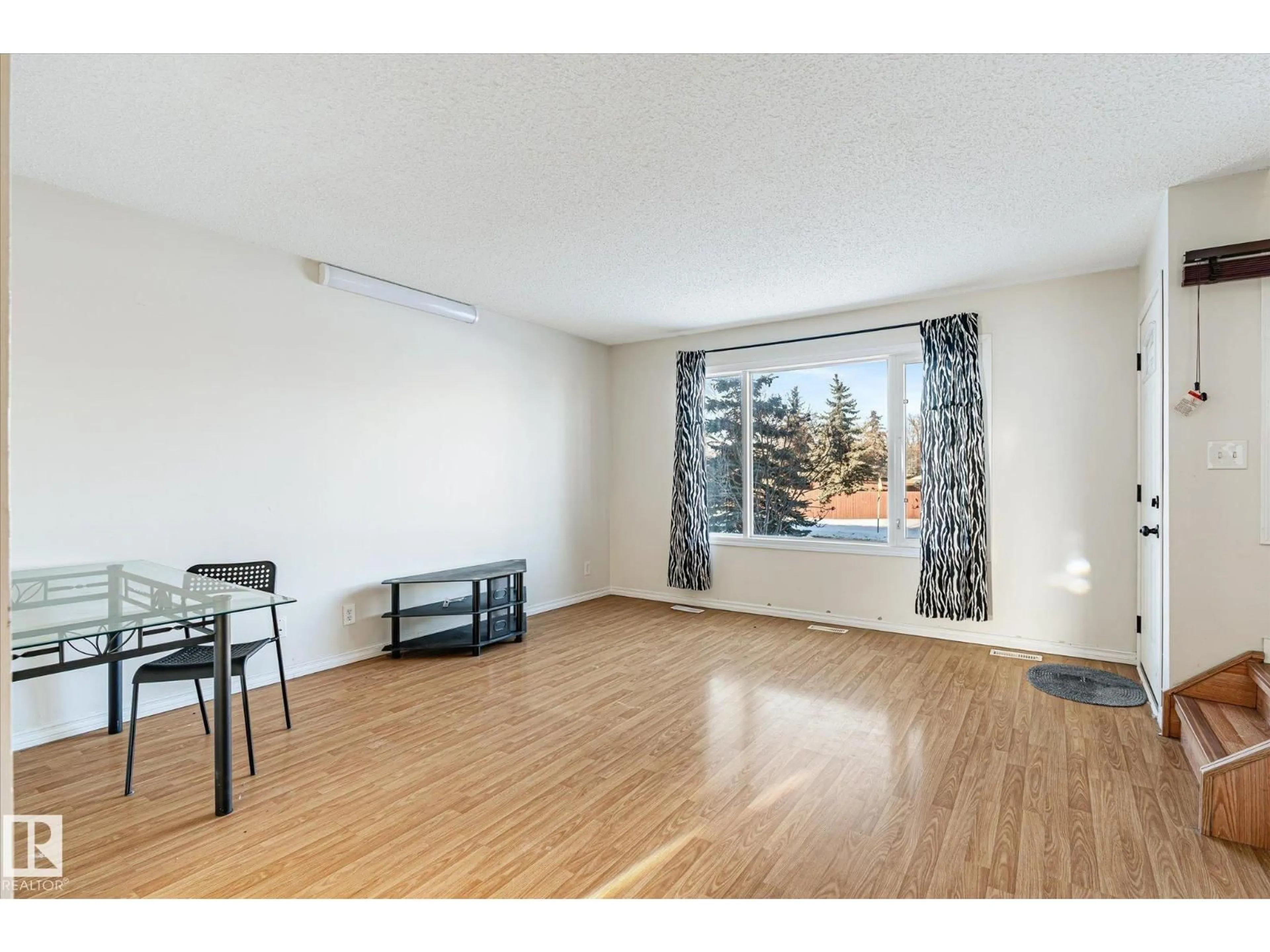 A pic of a room for 11443 22 AV, Edmonton Alberta T6J4V8