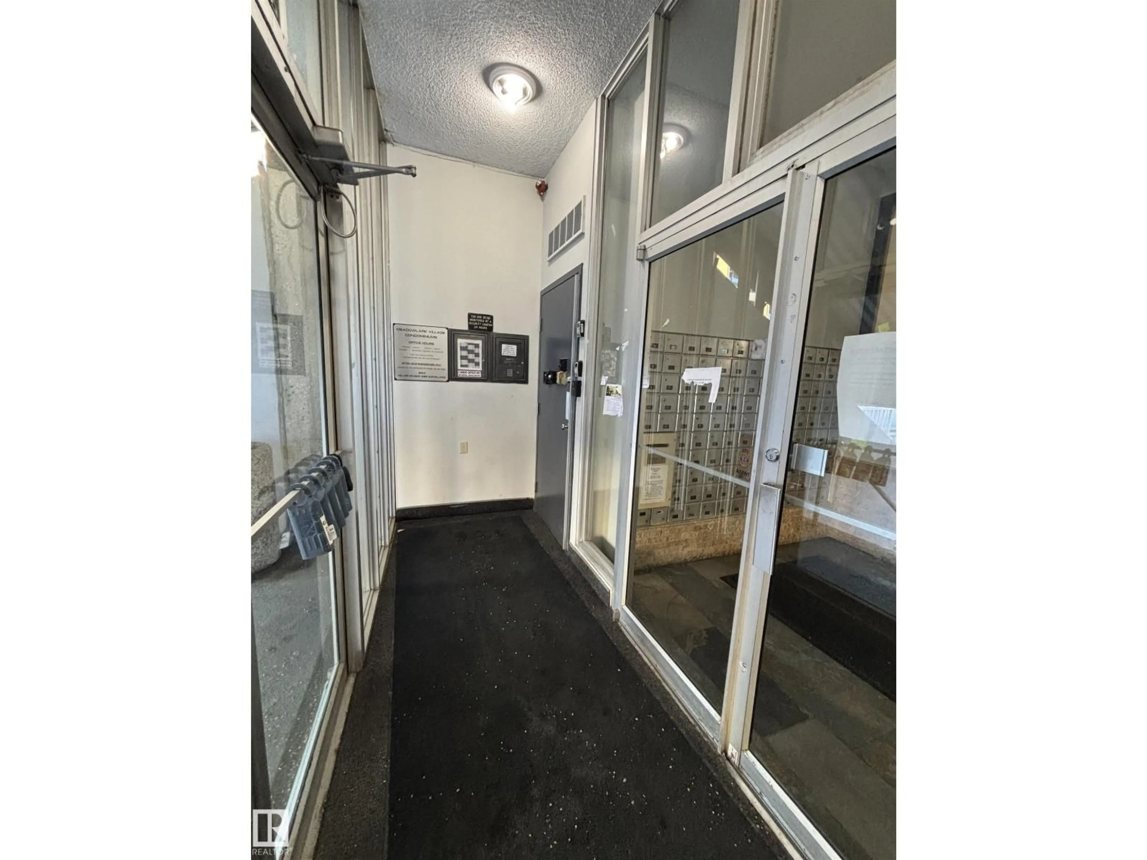 Indoor foyer for #26 - 8735 165 ST, Edmonton Alberta T5R2R7