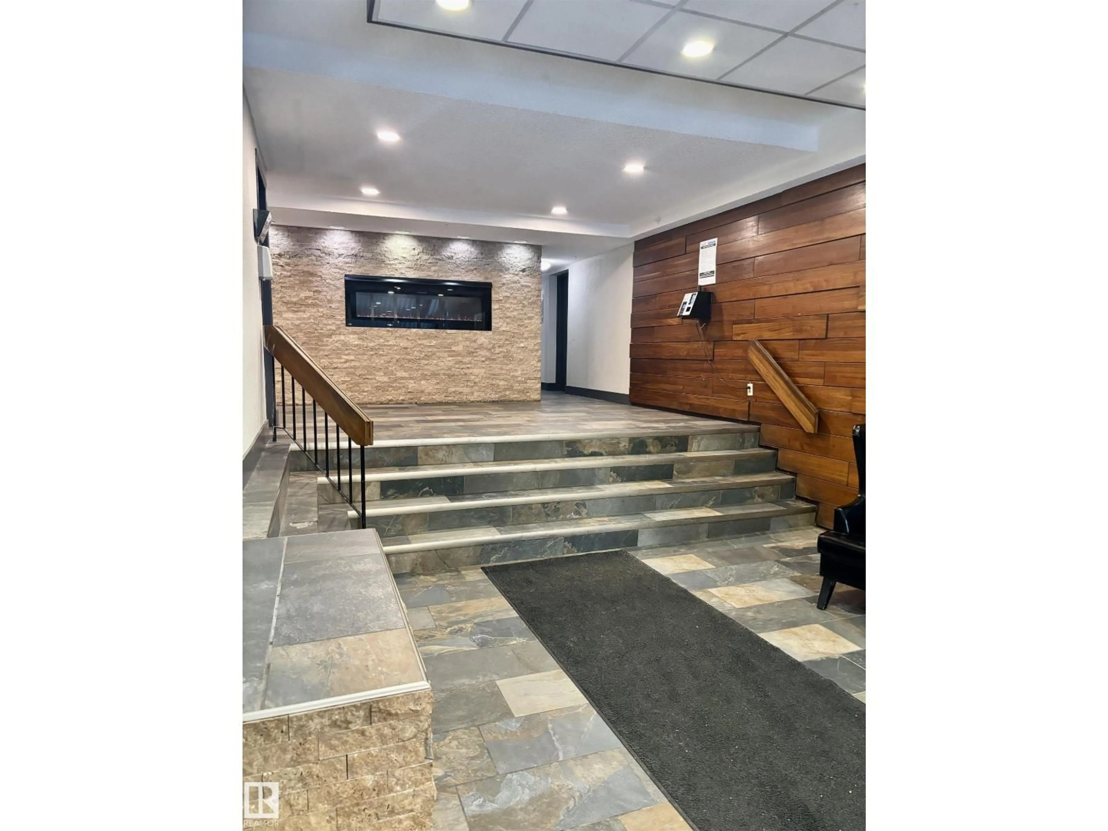 Lobby for #26 - 8735 165 ST, Edmonton Alberta T5R2R7