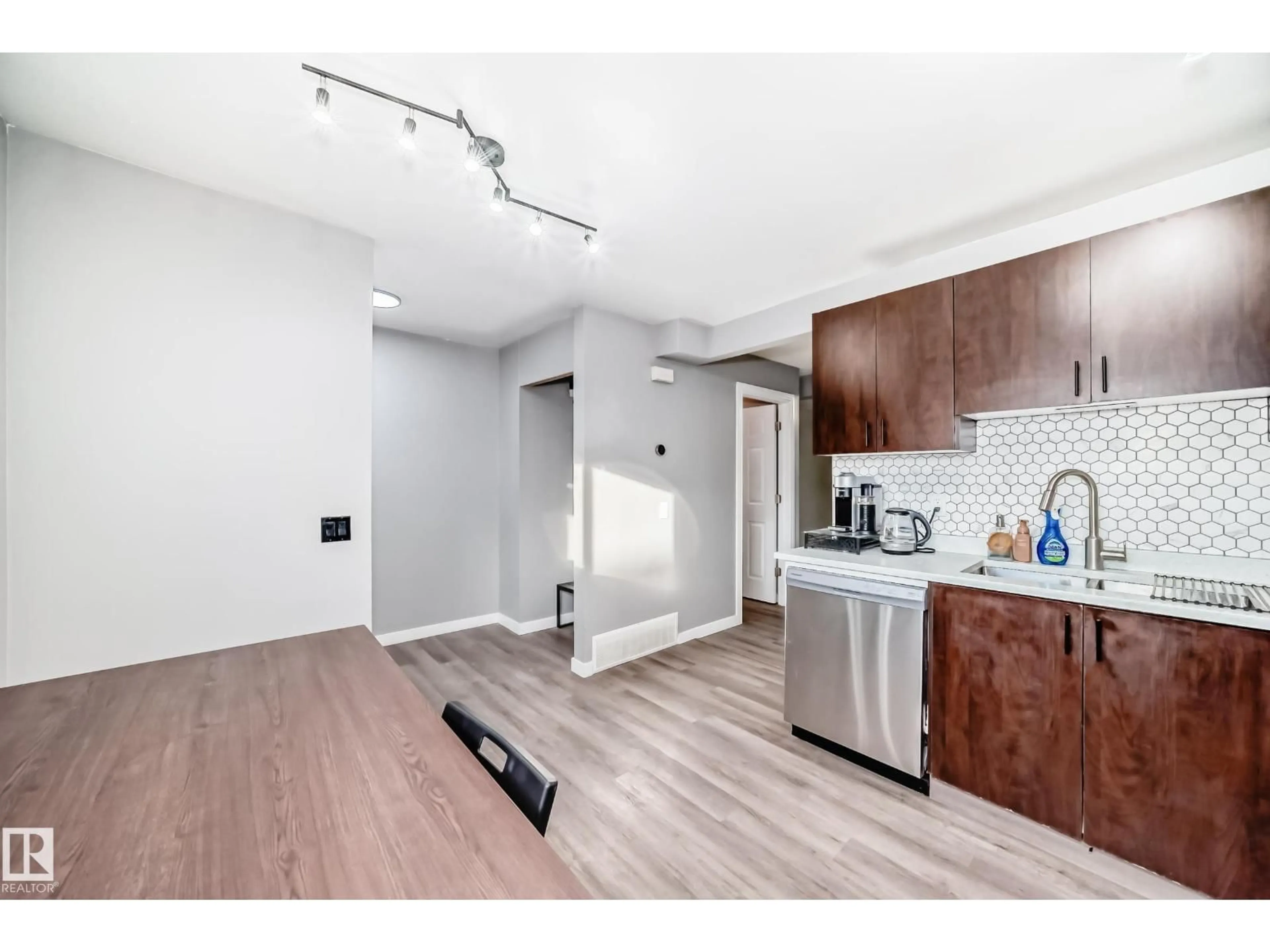 Unknown for 1272 LAKEWOOD RD, Edmonton Alberta T6K3P2