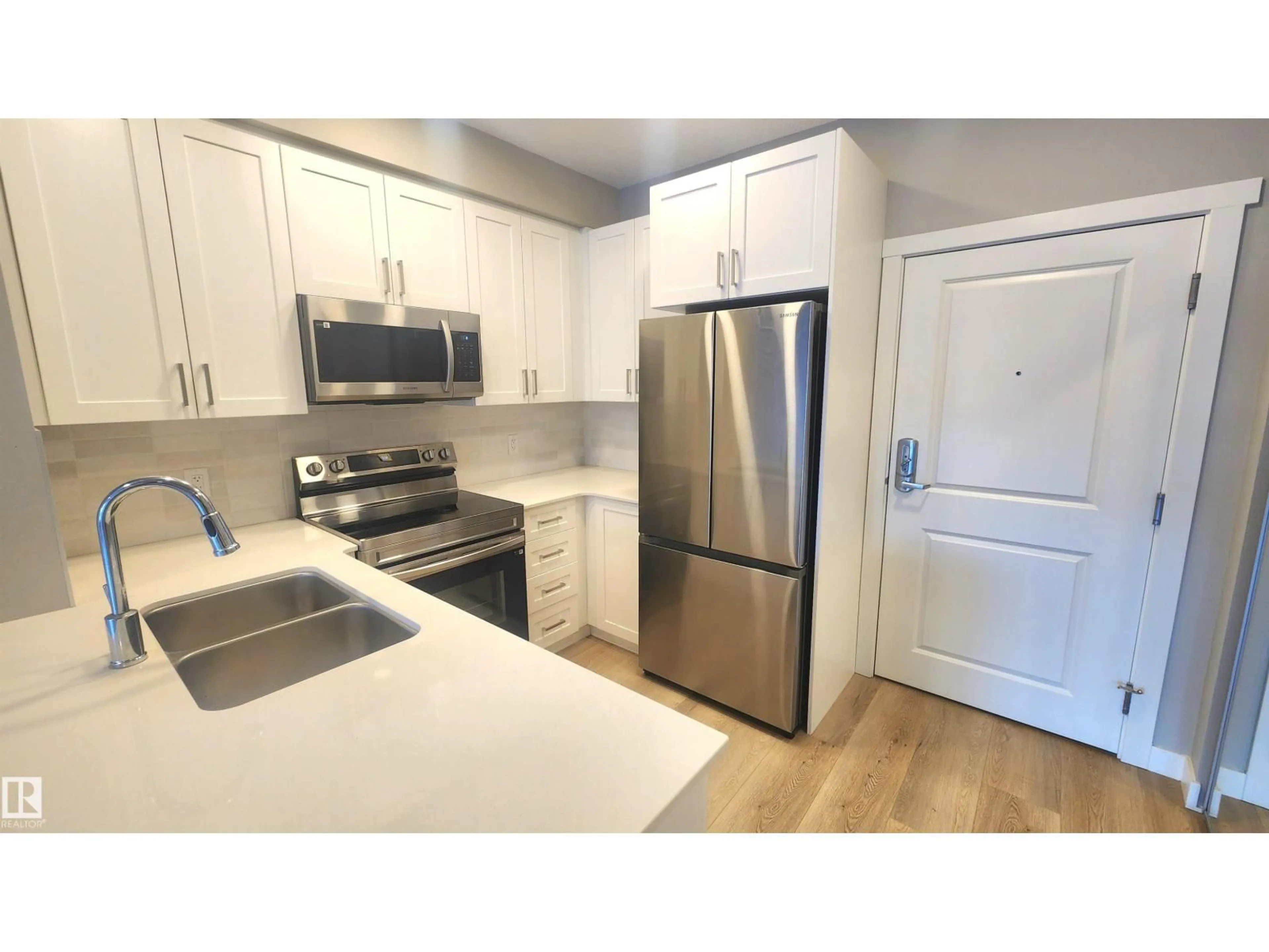 Standard kitchen, wood/laminate floor for 226 12804 140 AV, Edmonton Alberta T6V1K4