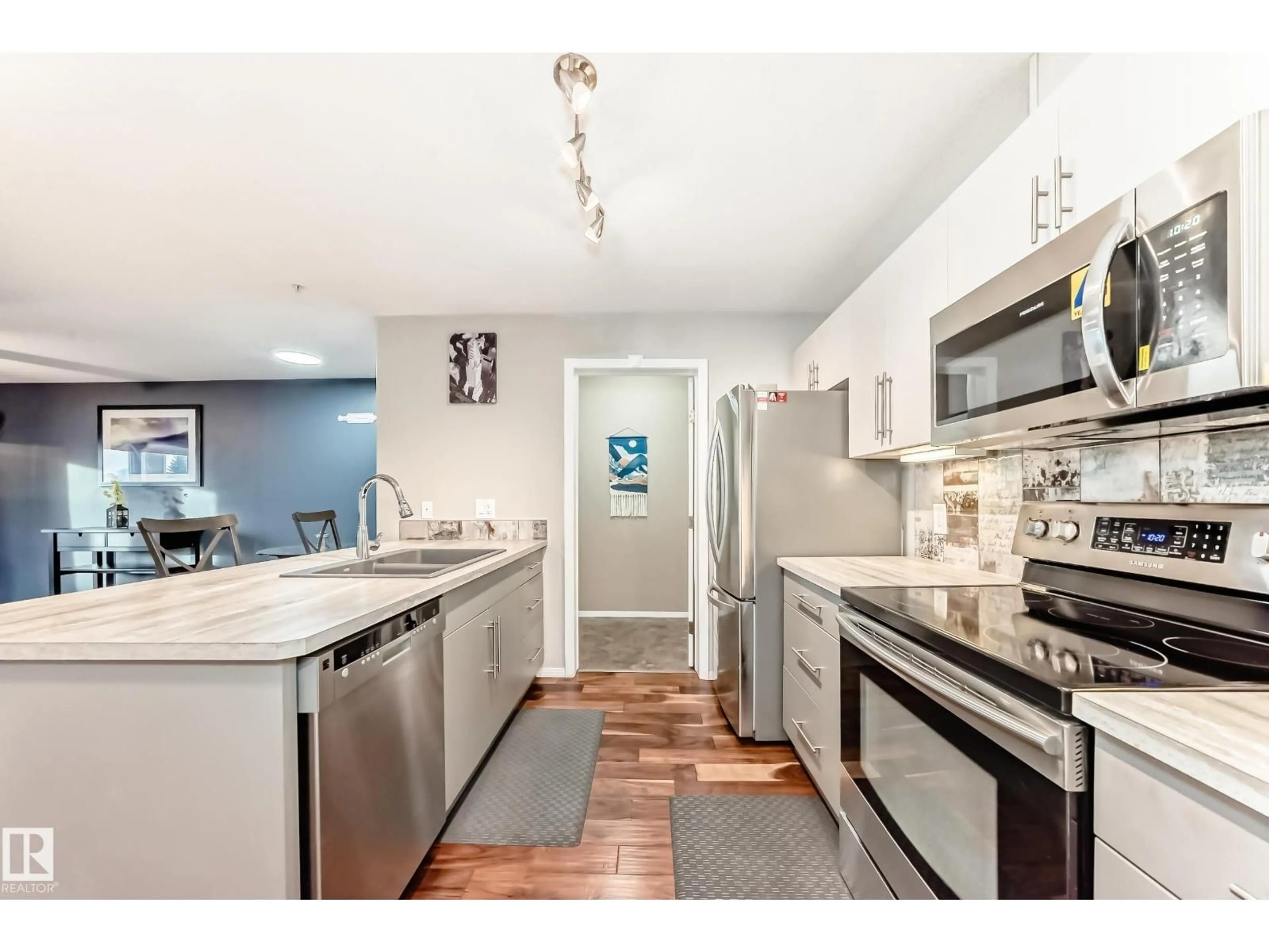 Unknown for 592 - 230 HOOKE RD, Edmonton Alberta T5A5H2