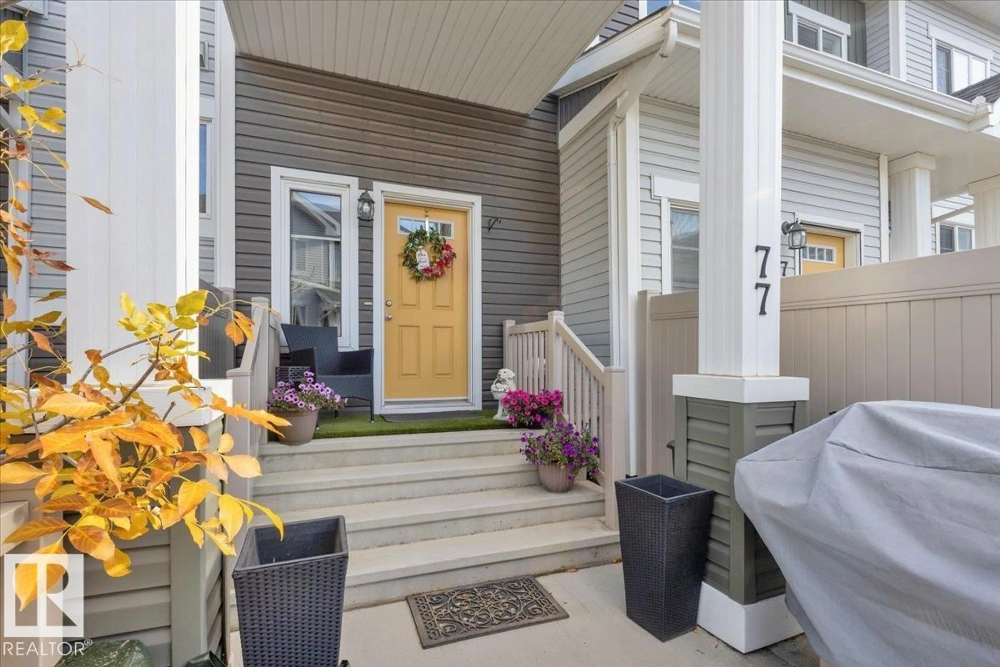 Indoor entryway for #77 - 2905 141 ST, Edmonton Alberta T6W3M4