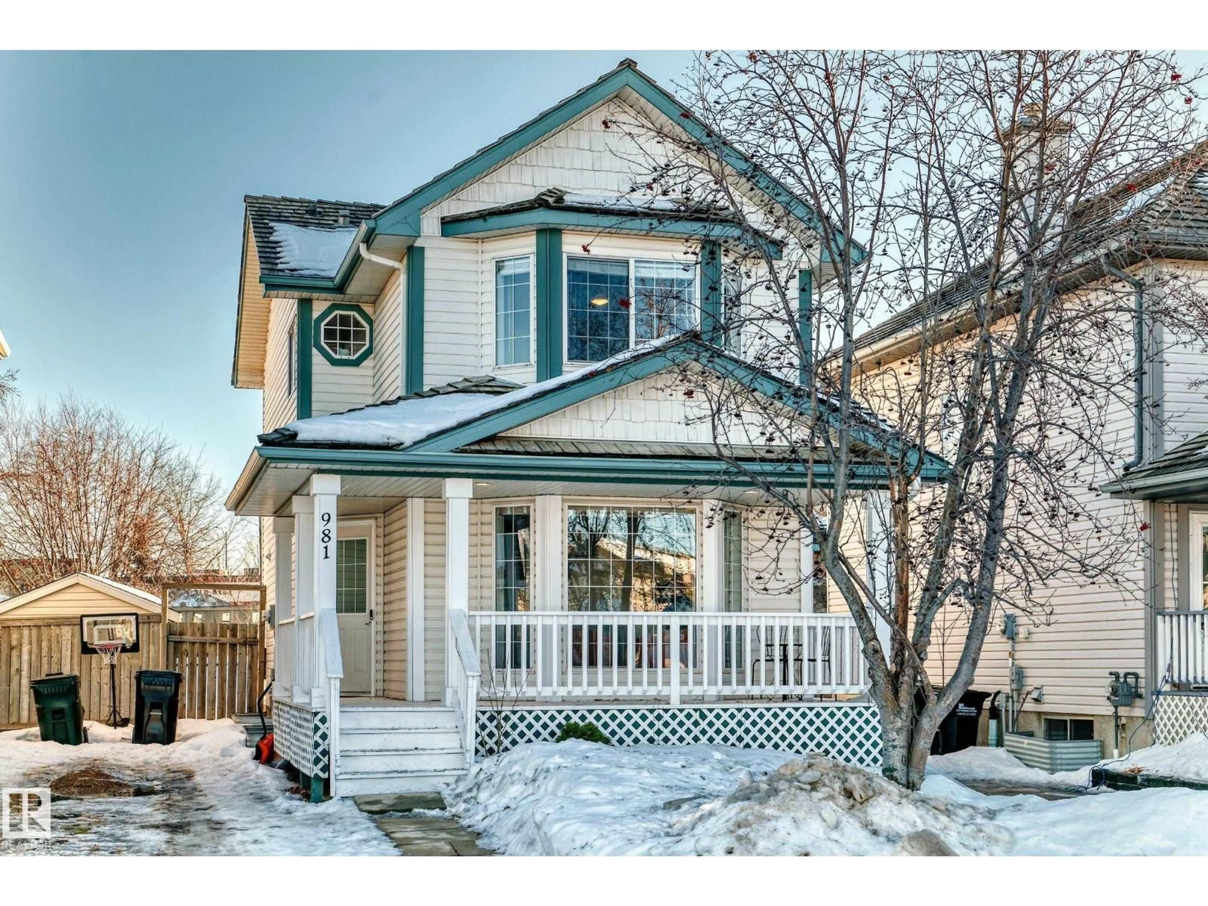 Home with vinyl exterior material, street for 981 NORMANDY DR, Sherwood Park Alberta T8A5X6