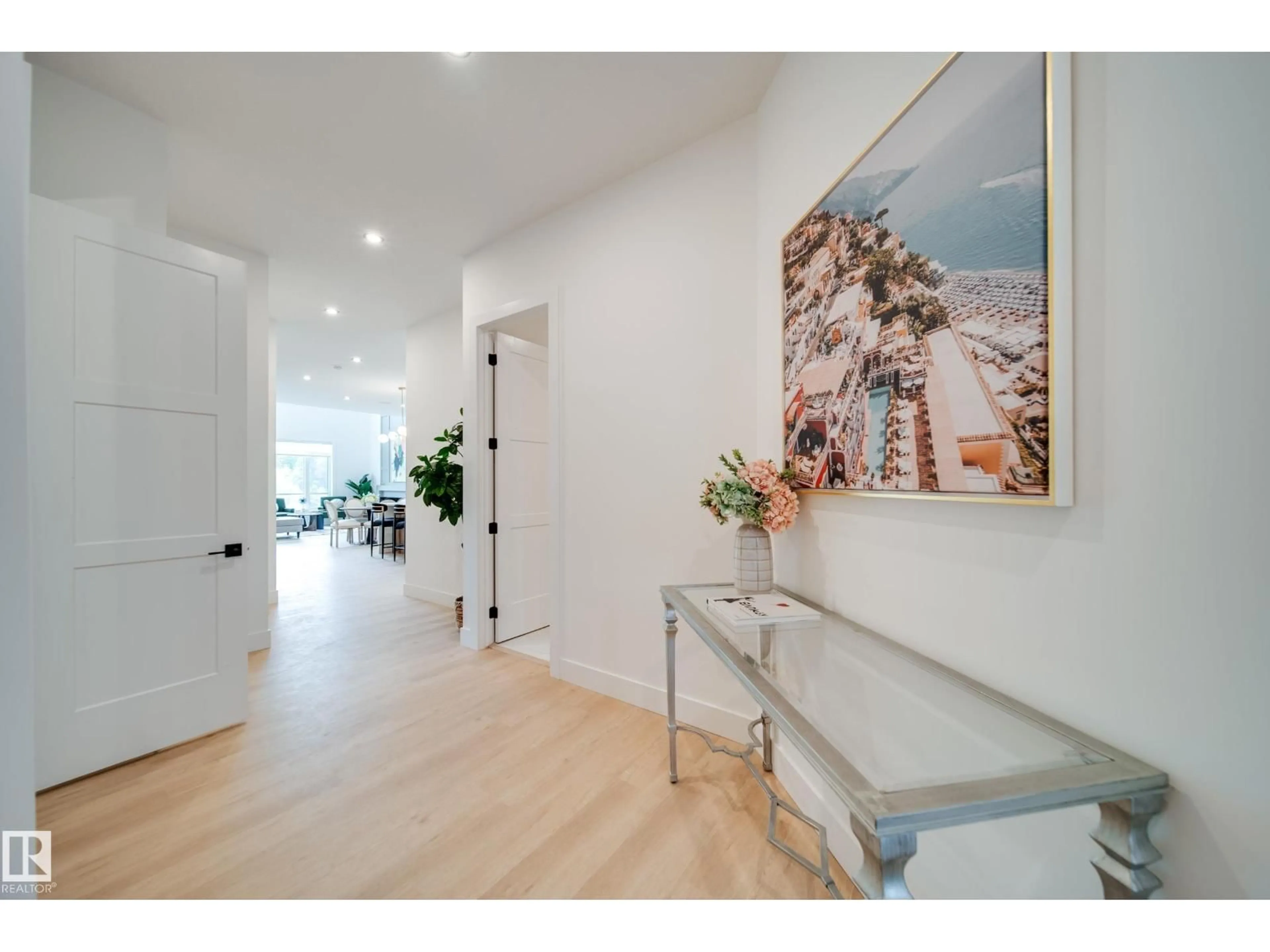 Indoor entryway for 21 - 20425 93 AV, Edmonton Alberta T5T7C7