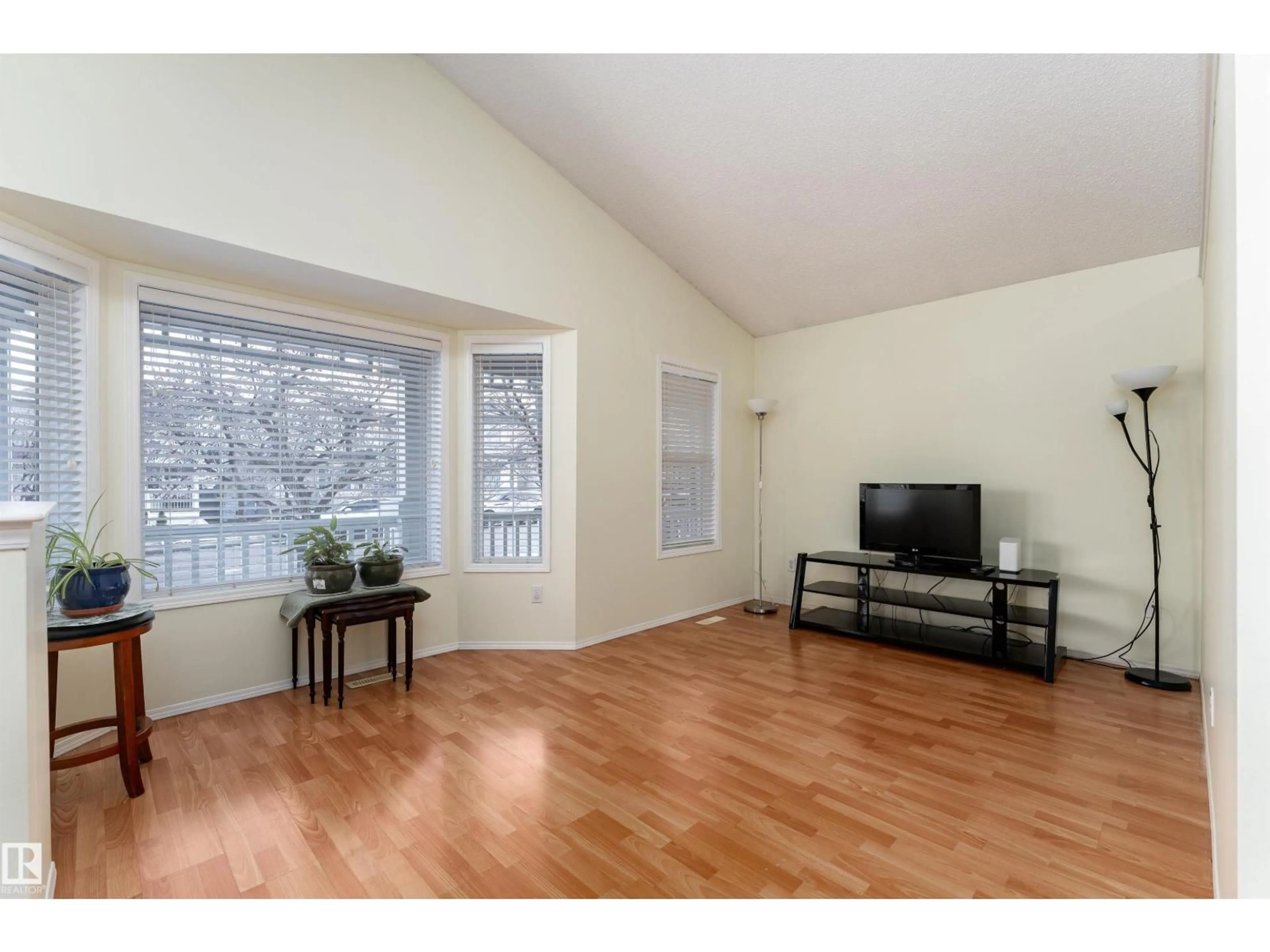 A pic of a room for 1204 GILLESPIE CR, Edmonton Alberta T5T6M5