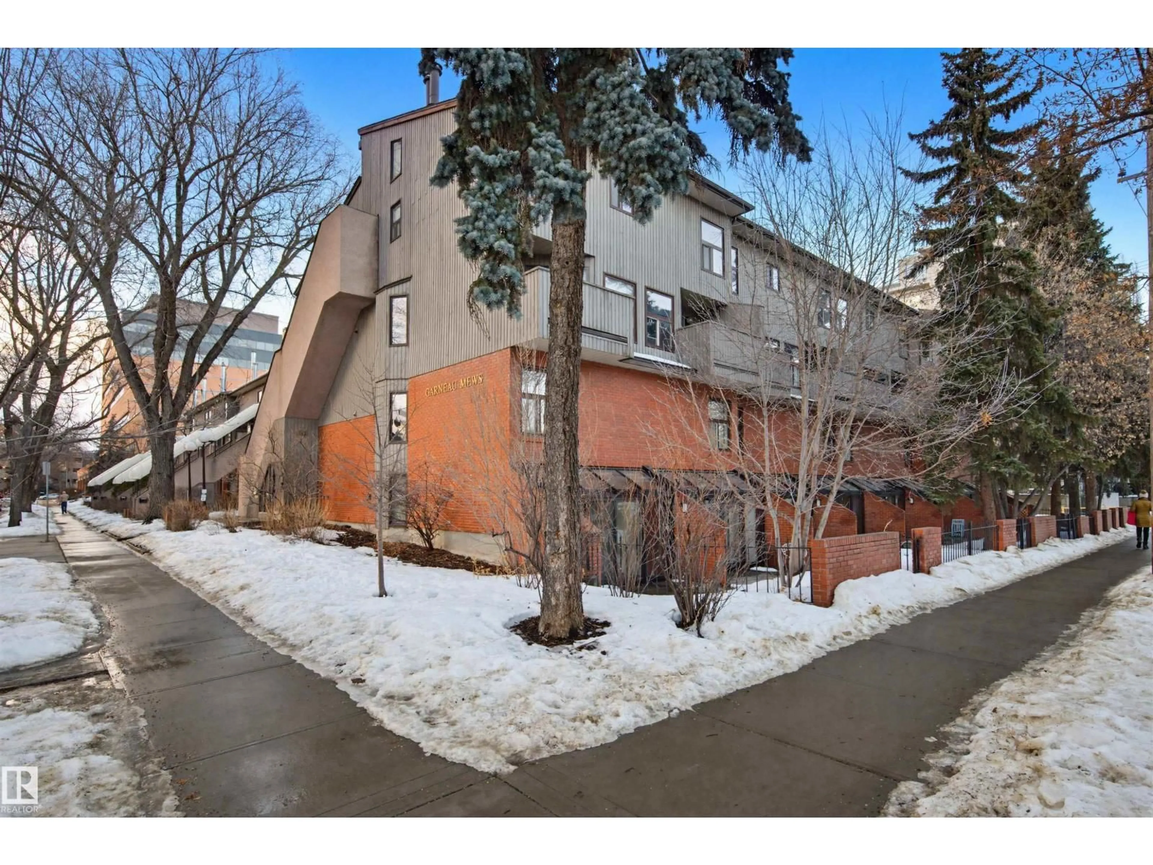 Unknown for NW - 11108 83 AV, Edmonton Alberta T6G0V1