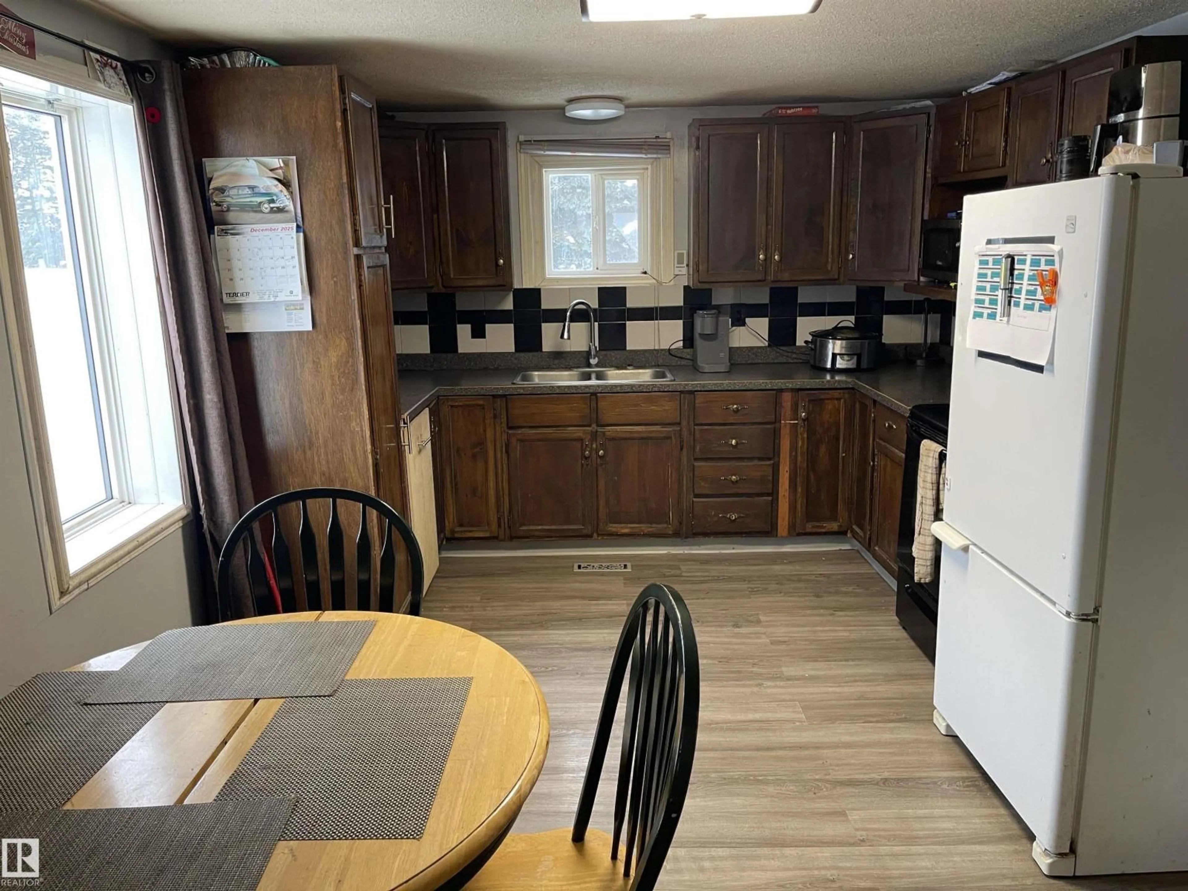 Standard kitchen, unknown for 48329 TWP RD 622, Rural Bonnyville M.D. Alberta T9N2J6