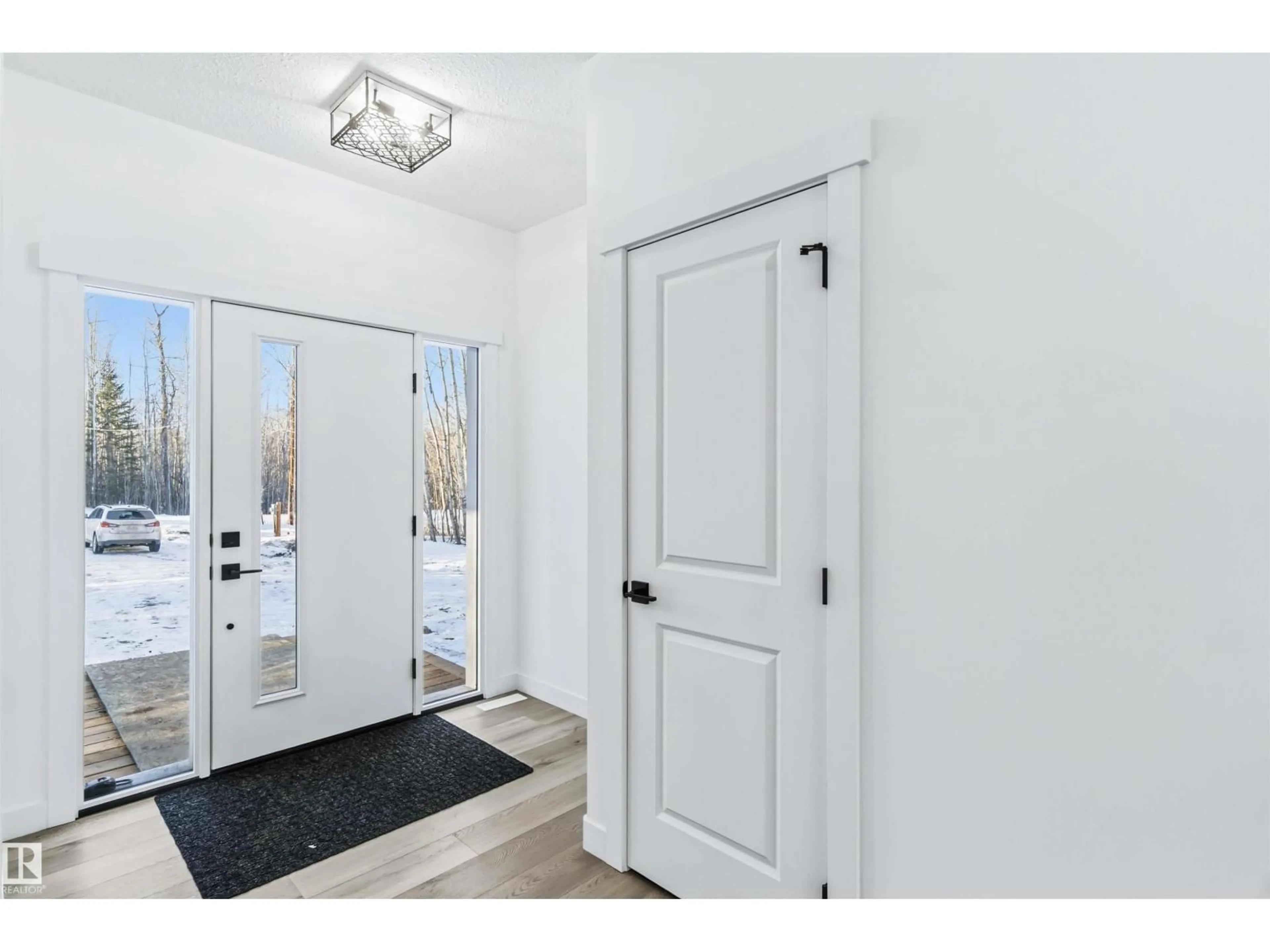 Indoor entryway for 17 - 54222 RGE ROAD 25, Rural Lac Ste. Anne County Alberta T0E1V2