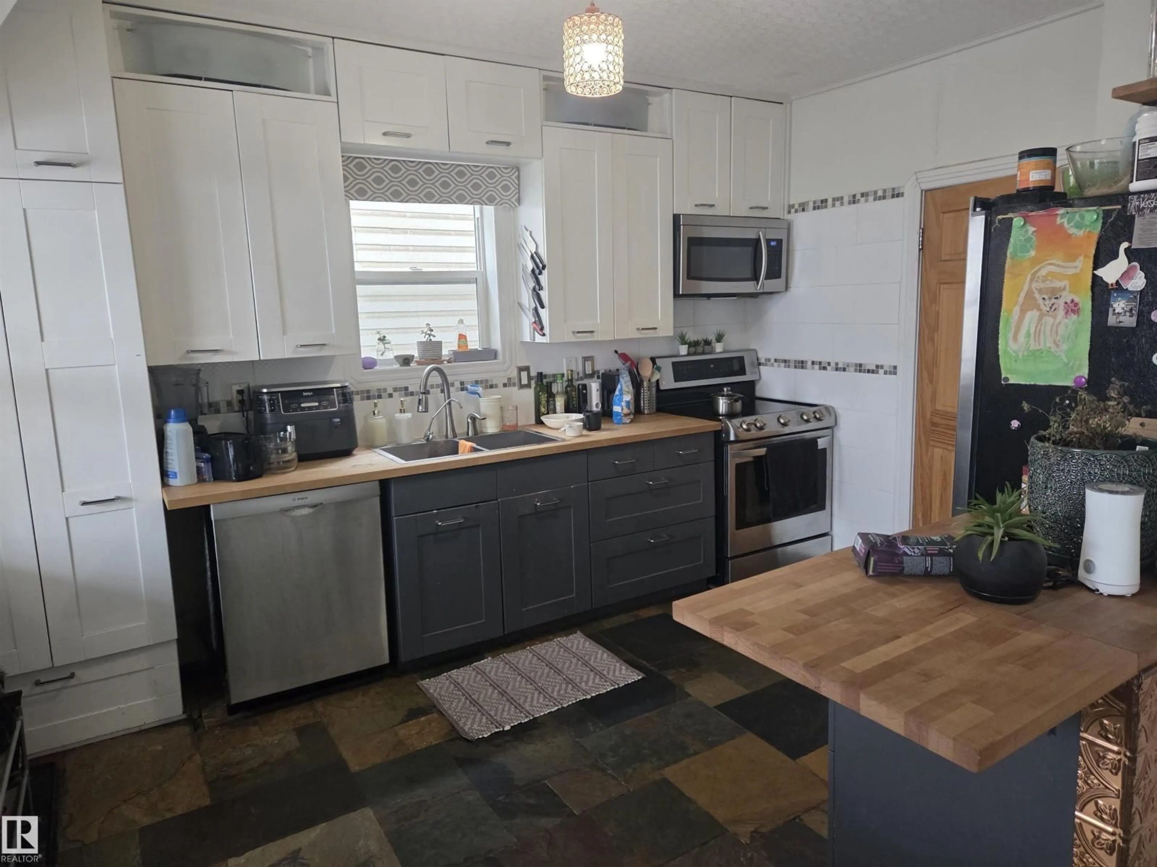 Unknown for 11406 96 ST, Edmonton Alberta T5G1T4