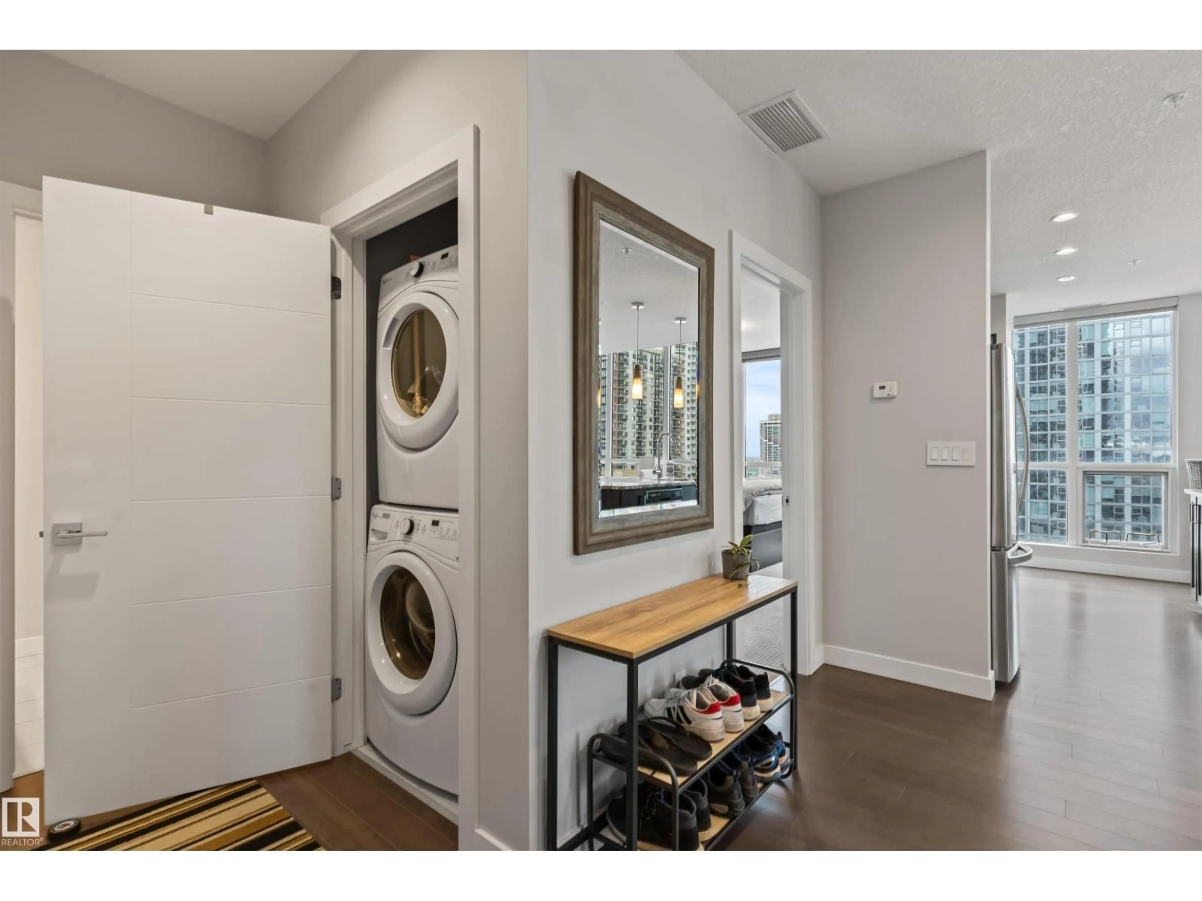 Indoor entryway for 10238 - 1107 103 ST NW, Edmonton Alberta T5J0G6