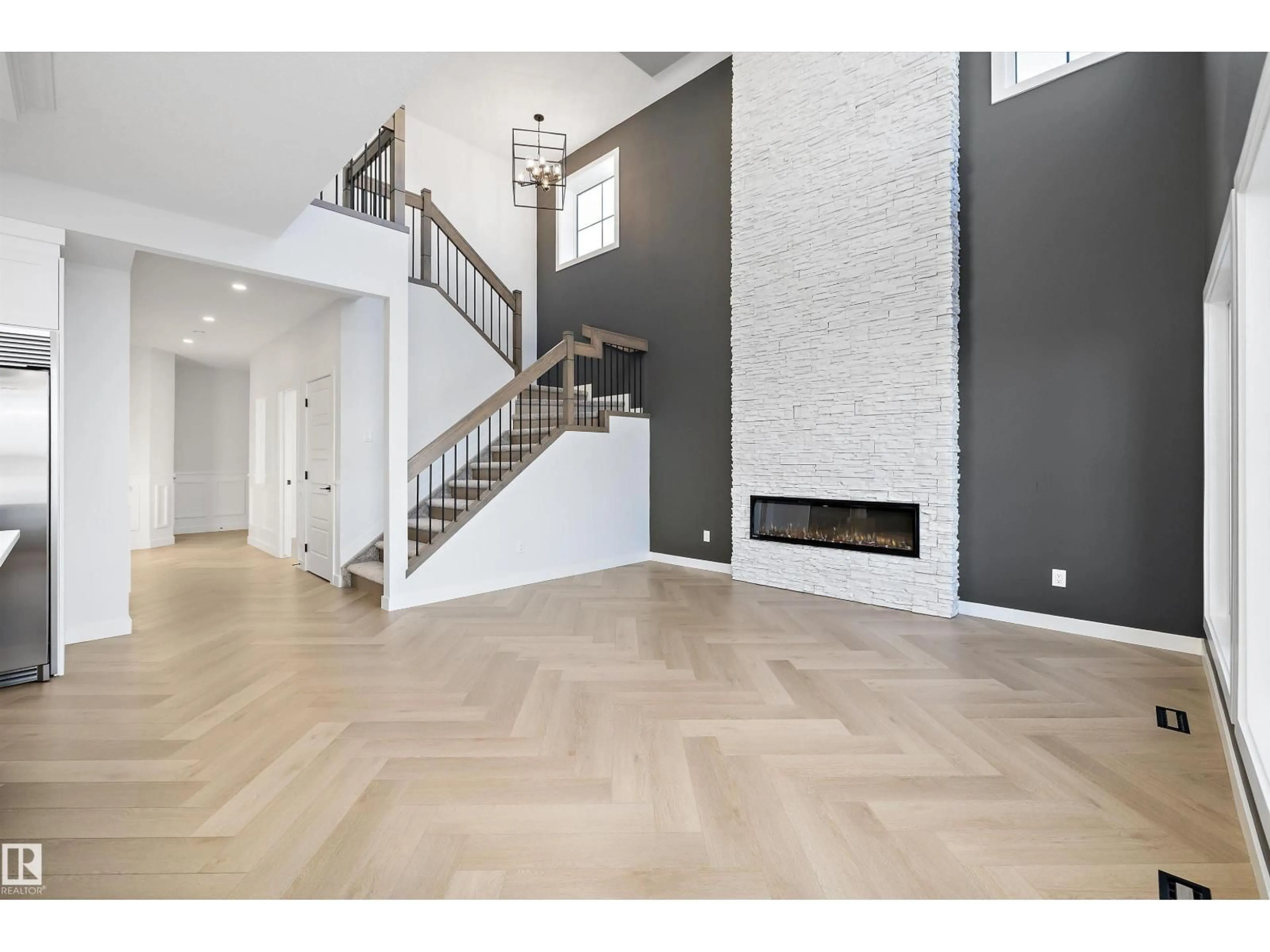 Indoor entryway for 94 CHELLES WD, St. Albert Alberta T8T2C6