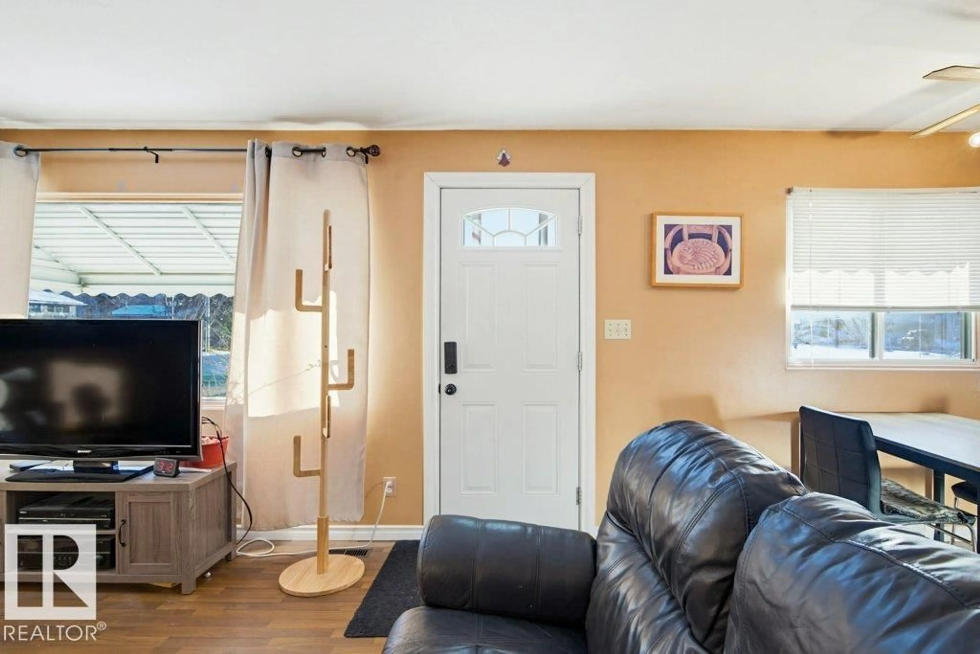 Living room with furniture, unknown for 4704 54 AV, Wetaskiwin Alberta T9A0Z4