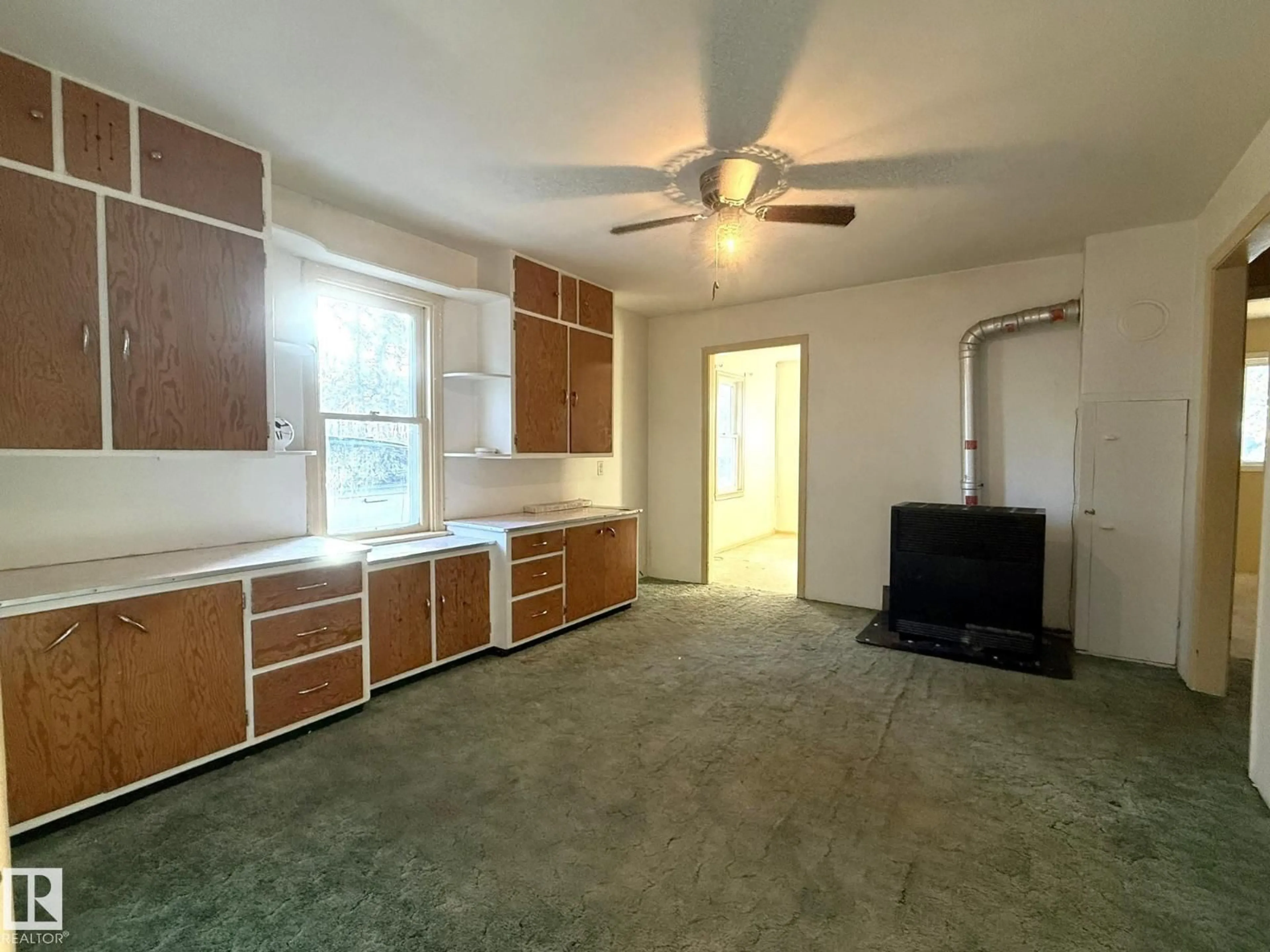 A pic of a room for 5007 49 ST, Warburg Alberta T0C2T0