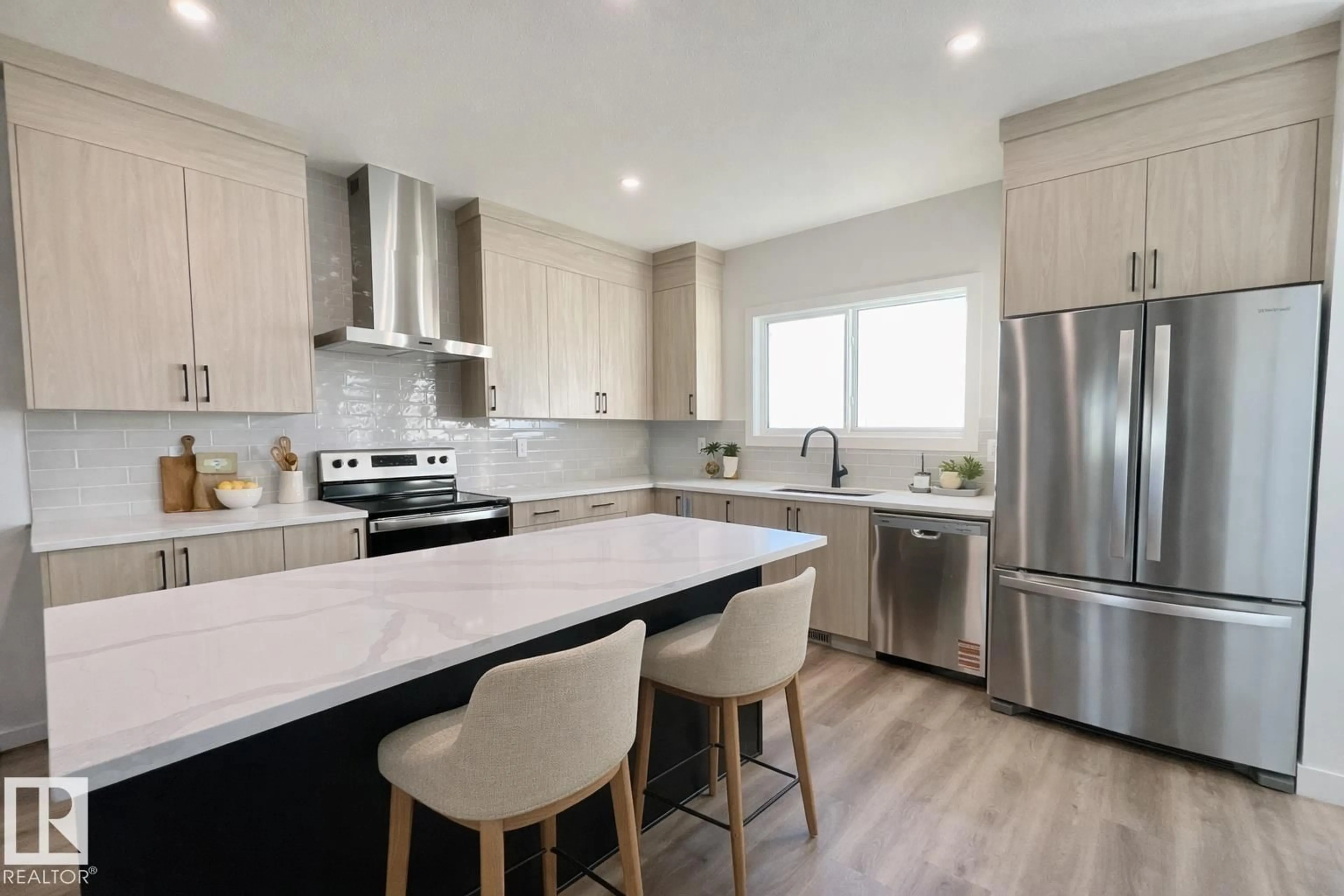 Open concept kitchen, unknown for 63 SIENNA BV, Fort Saskatchewan Alberta T8L0W3