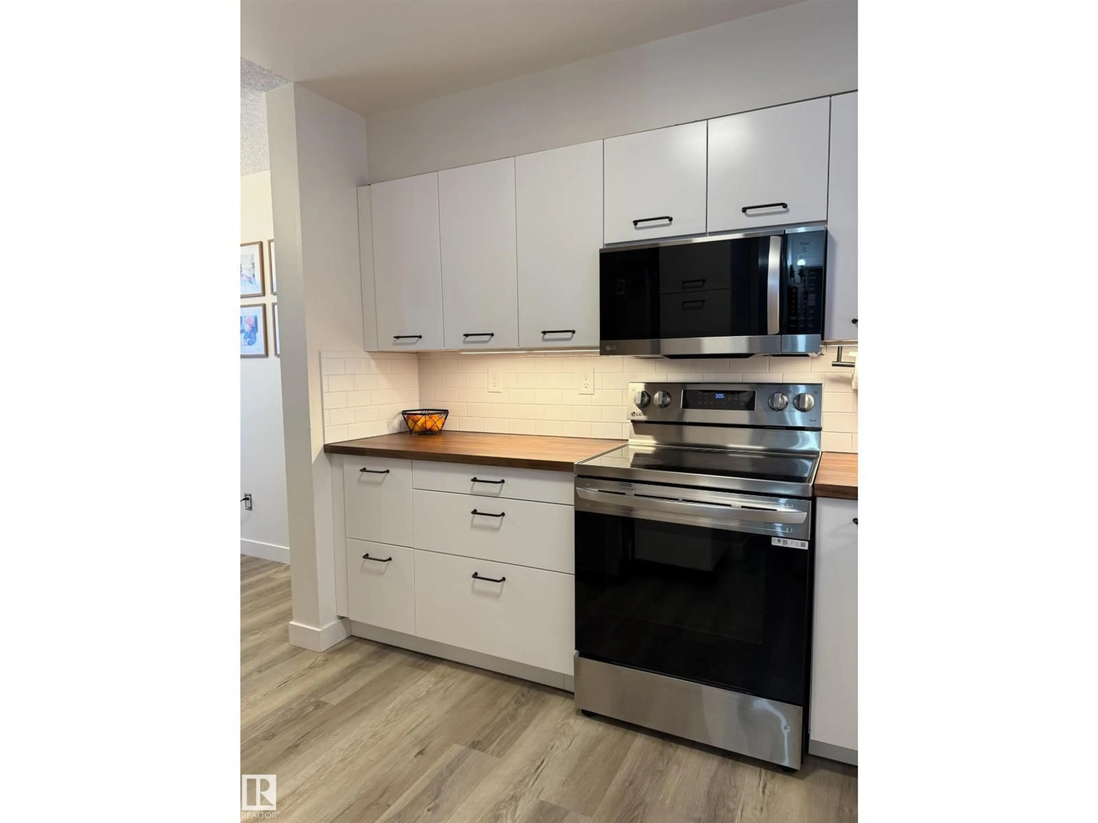 Standard kitchen, unknown for #33 - 4403 RIVERBEND RD, Edmonton Alberta T6H5S9
