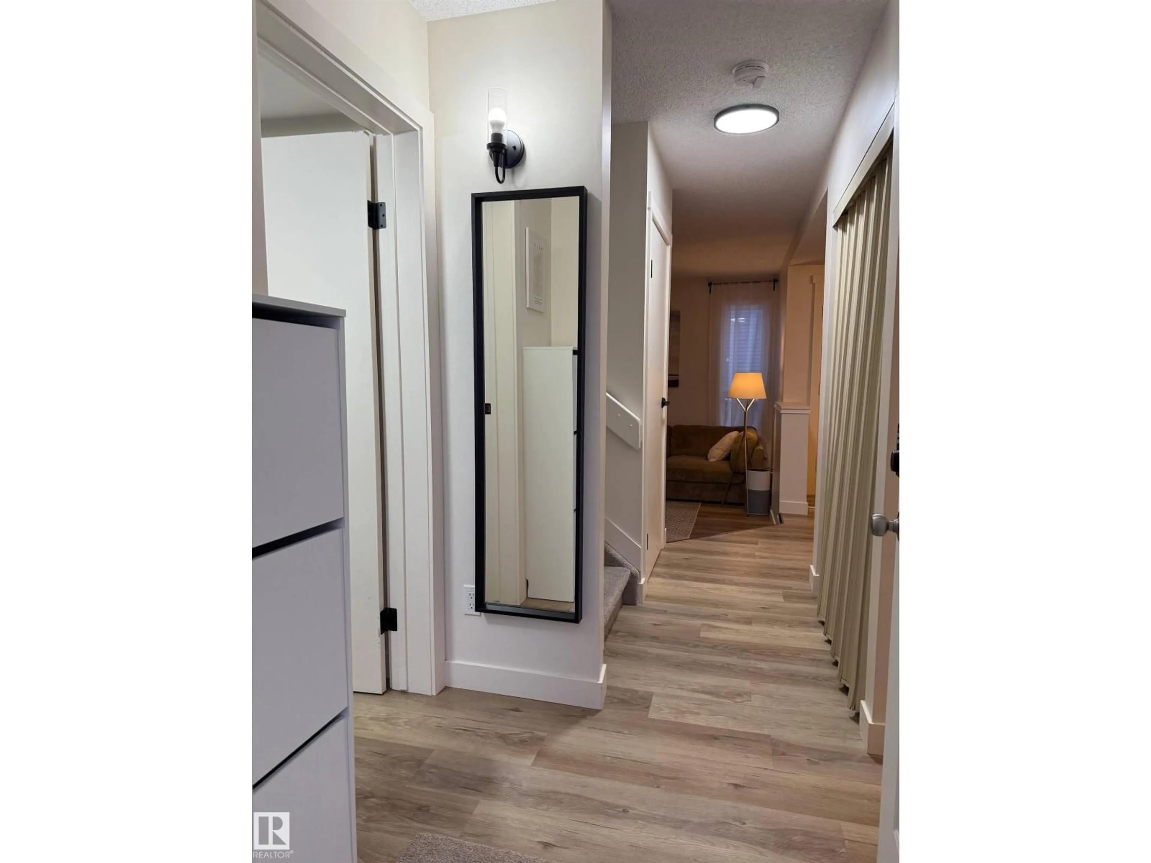 Indoor entryway for #33 - 4403 RIVERBEND RD, Edmonton Alberta T6H5S9