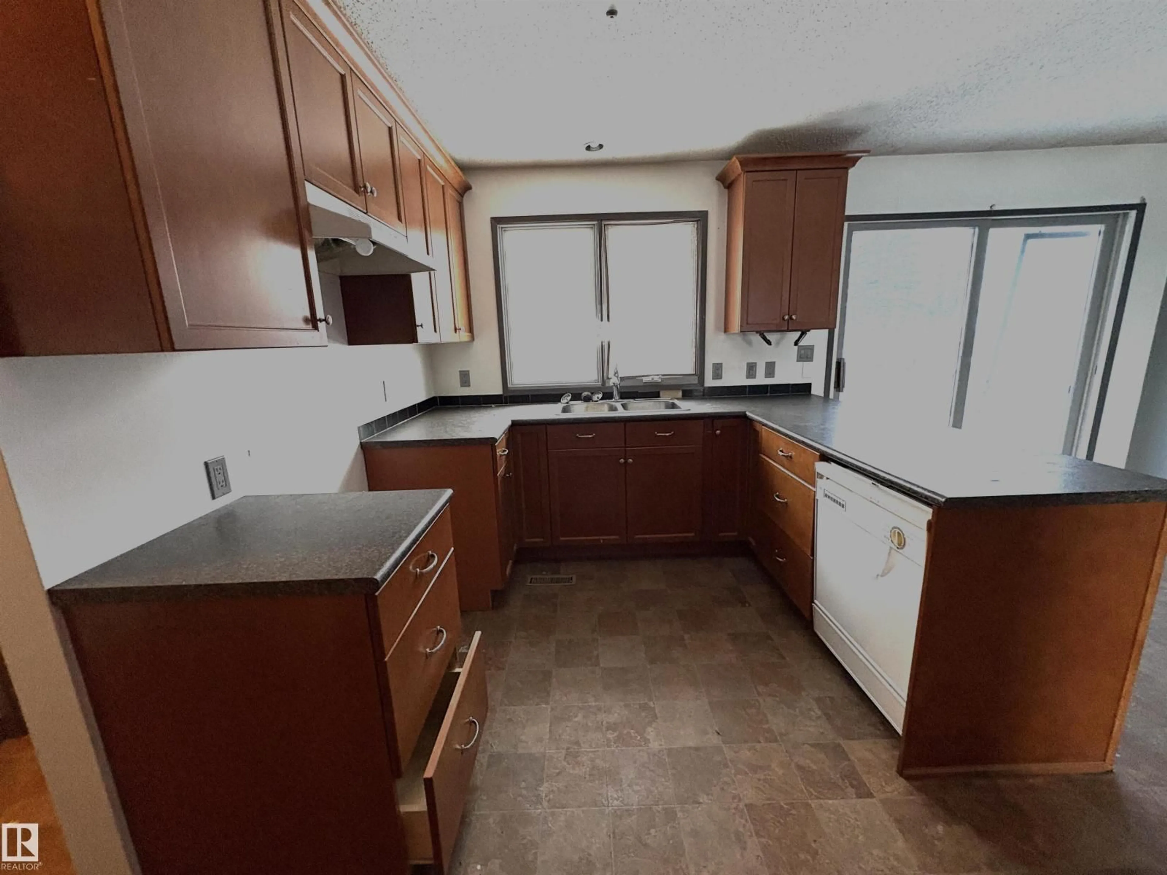 Standard kitchen, unknown for 4418 45 AV, Bonnyville Town Alberta T9N1X5