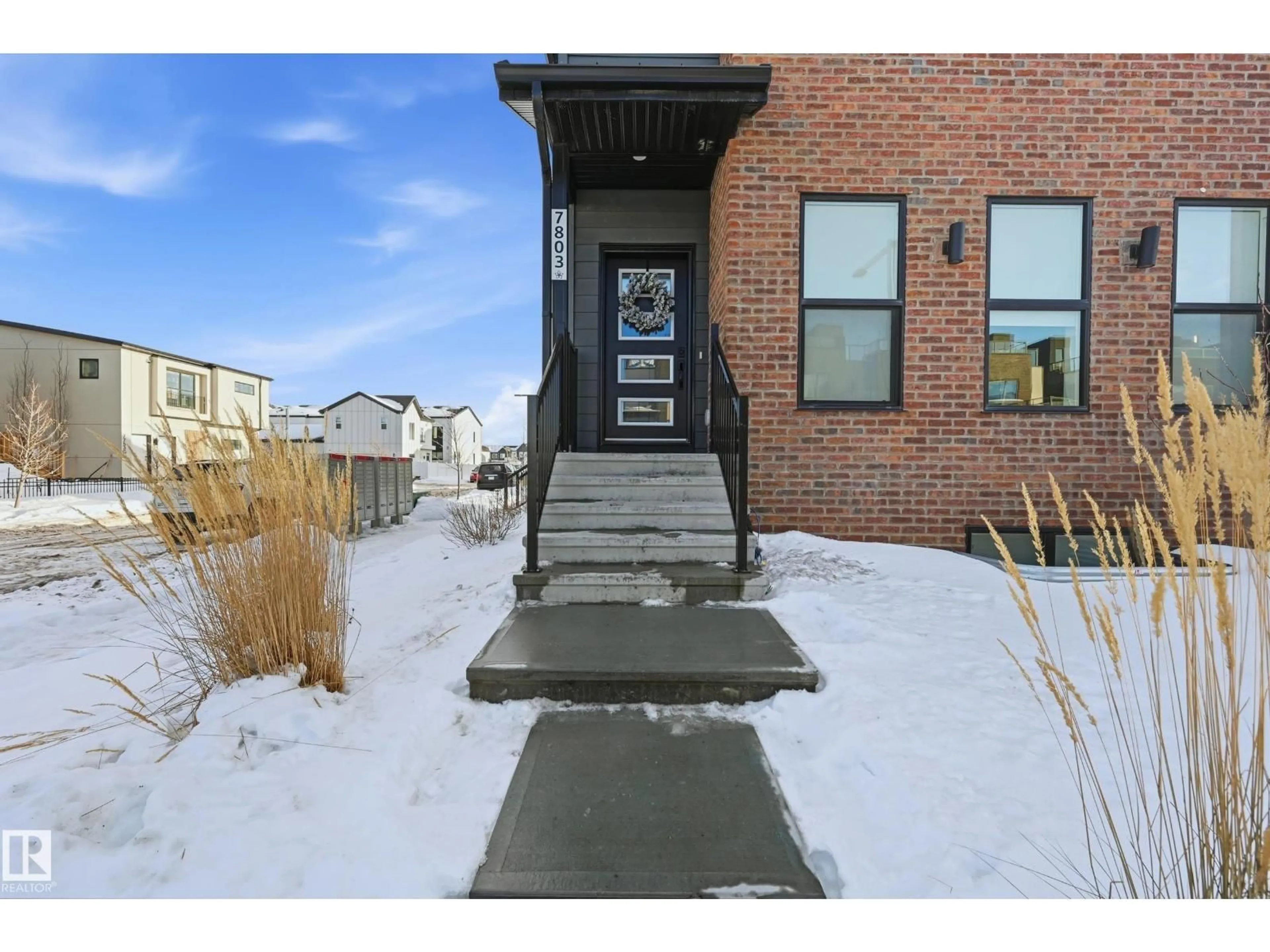 Unknown for 7803 YORKE RD, Edmonton Alberta T5G2R6