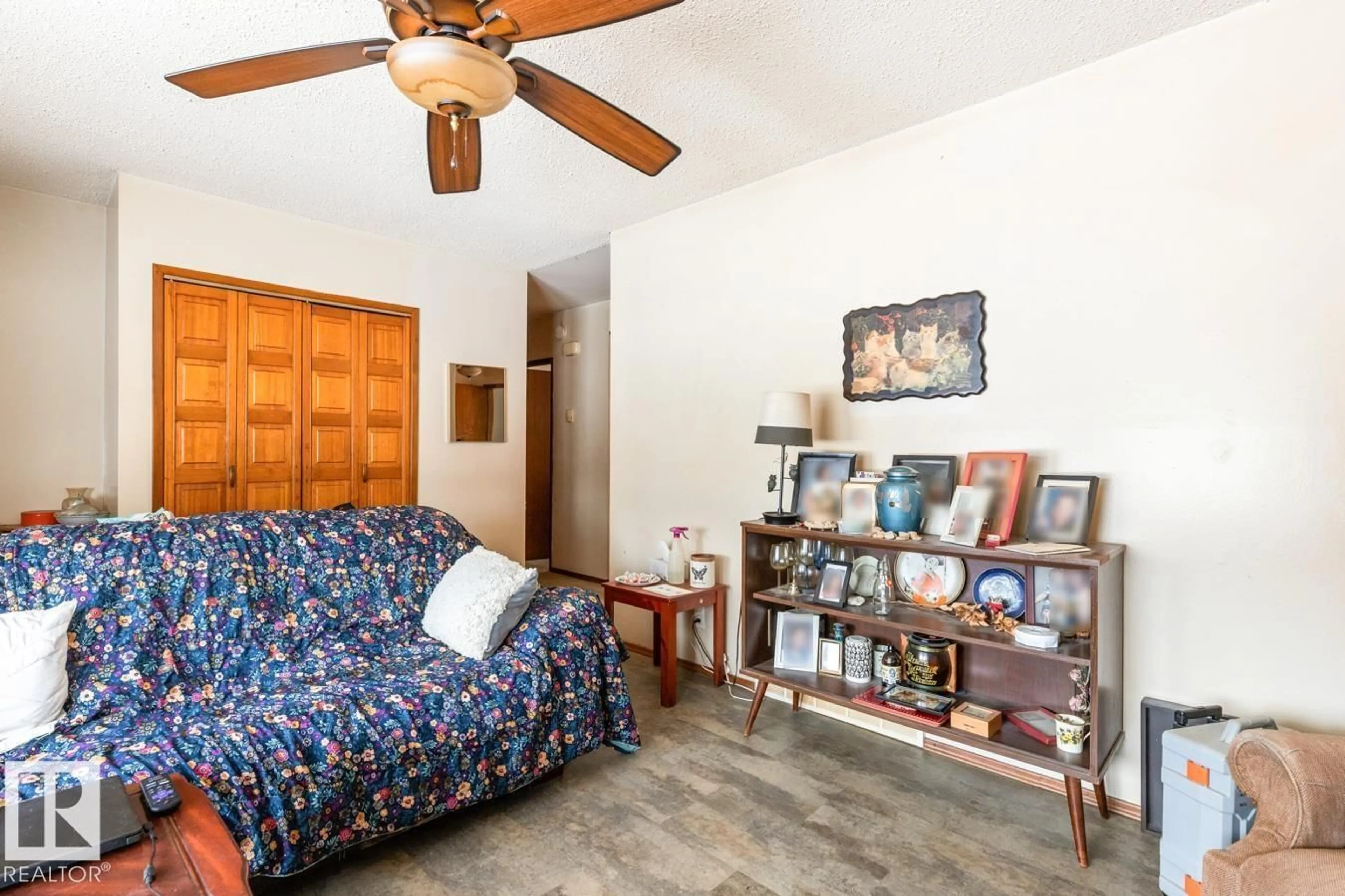 Living room with furniture, unknown for 5713 55 ST, Vegreville Alberta T9C1J6