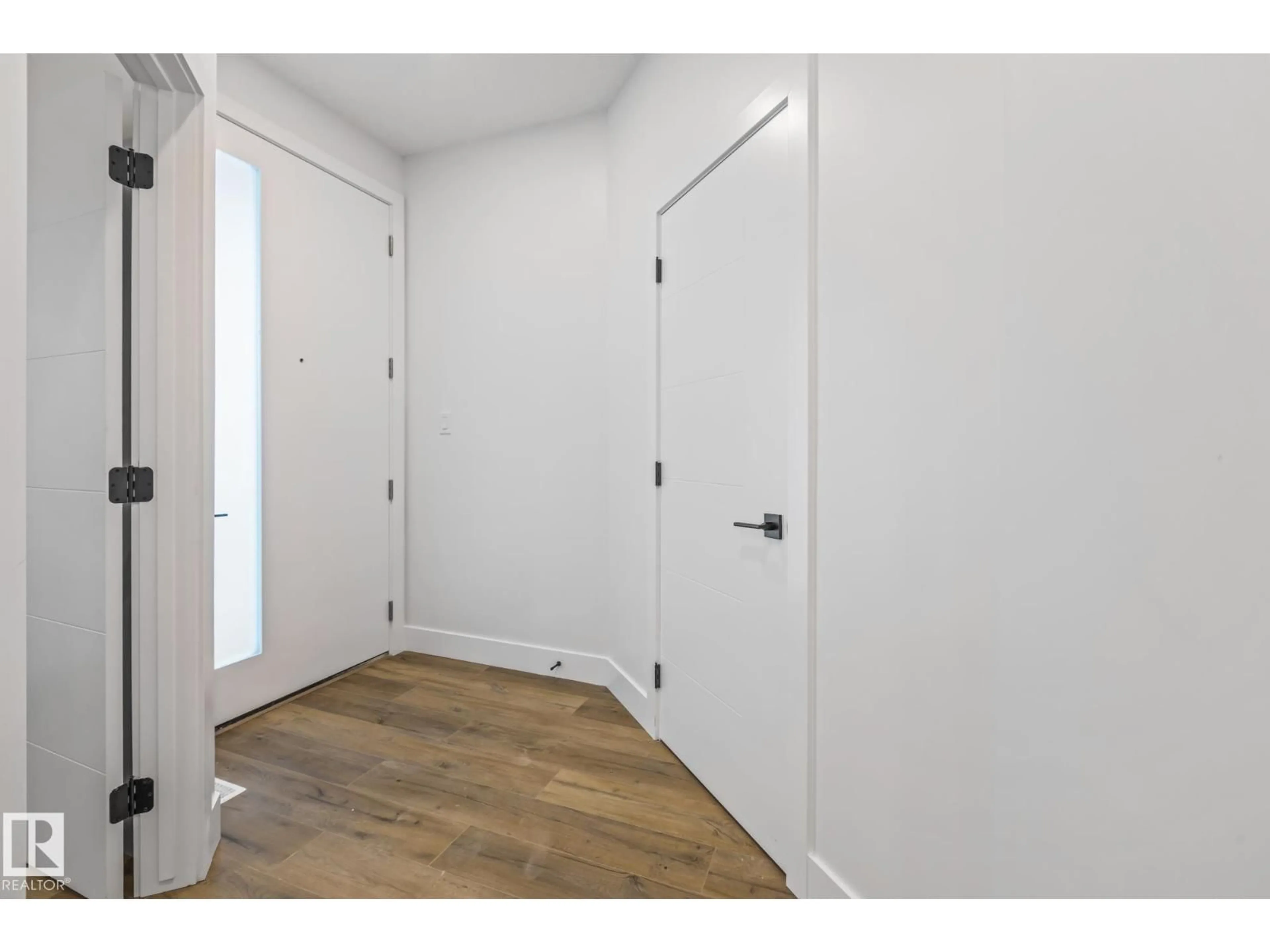 Indoor entryway for 89 ELLIOTT WD, Fort Saskatchewan Alberta T8L1R8