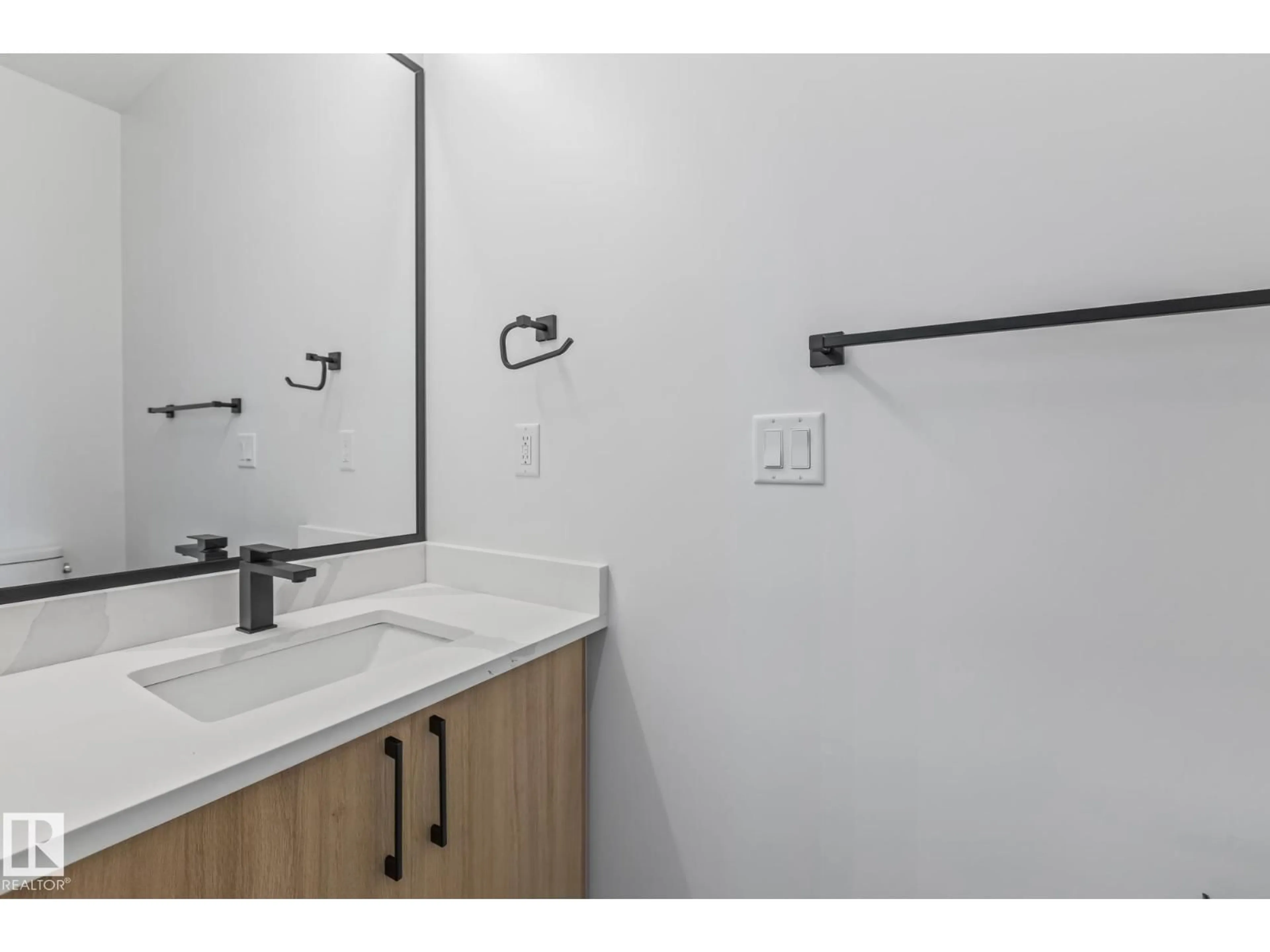 Standard bathroom, unknown for 89 ELLIOTT WD, Fort Saskatchewan Alberta T8L1R8