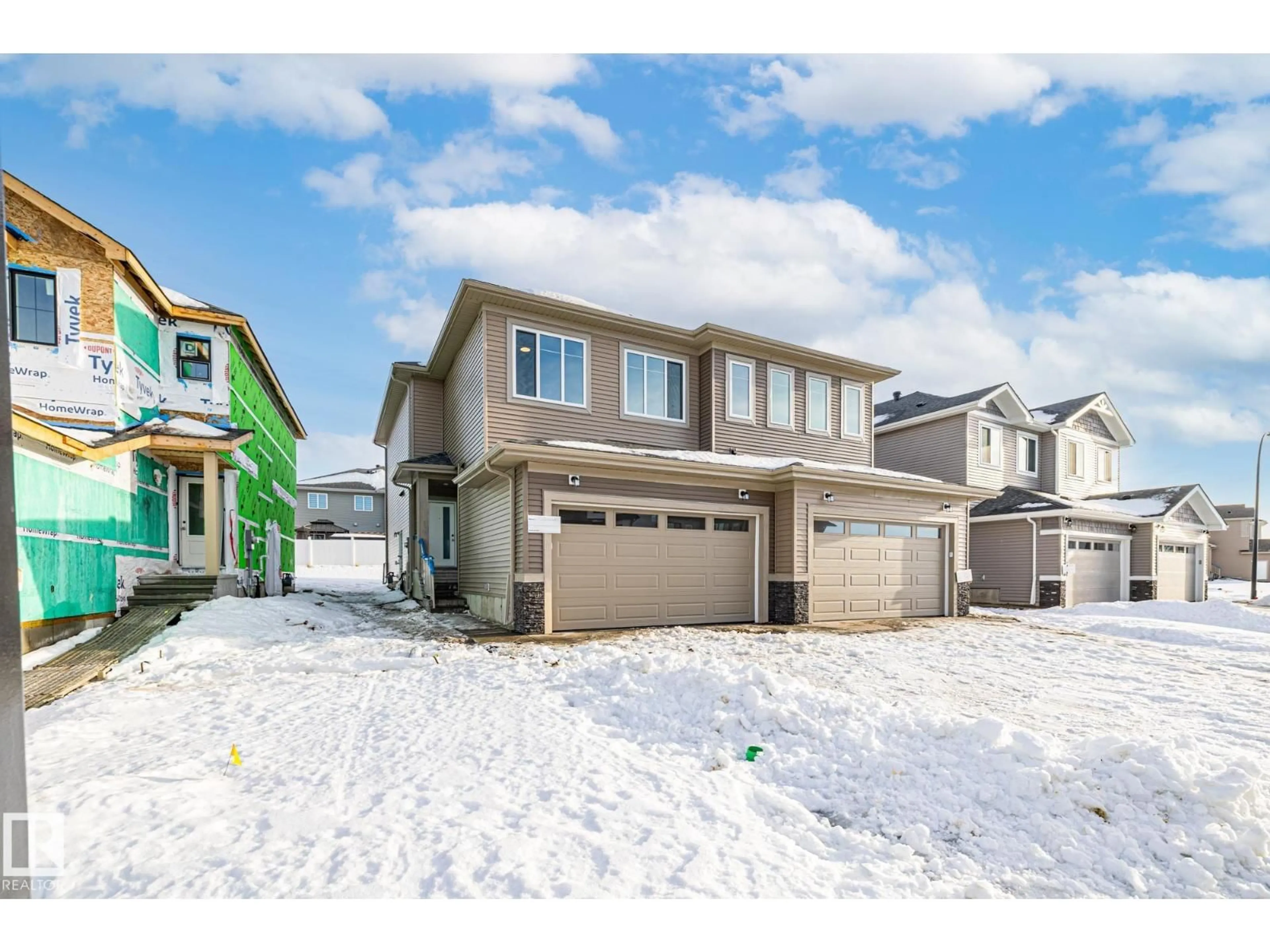 Home with vinyl exterior material, street for 119 FICUS WY, Fort Saskatchewan Alberta T8L1X8