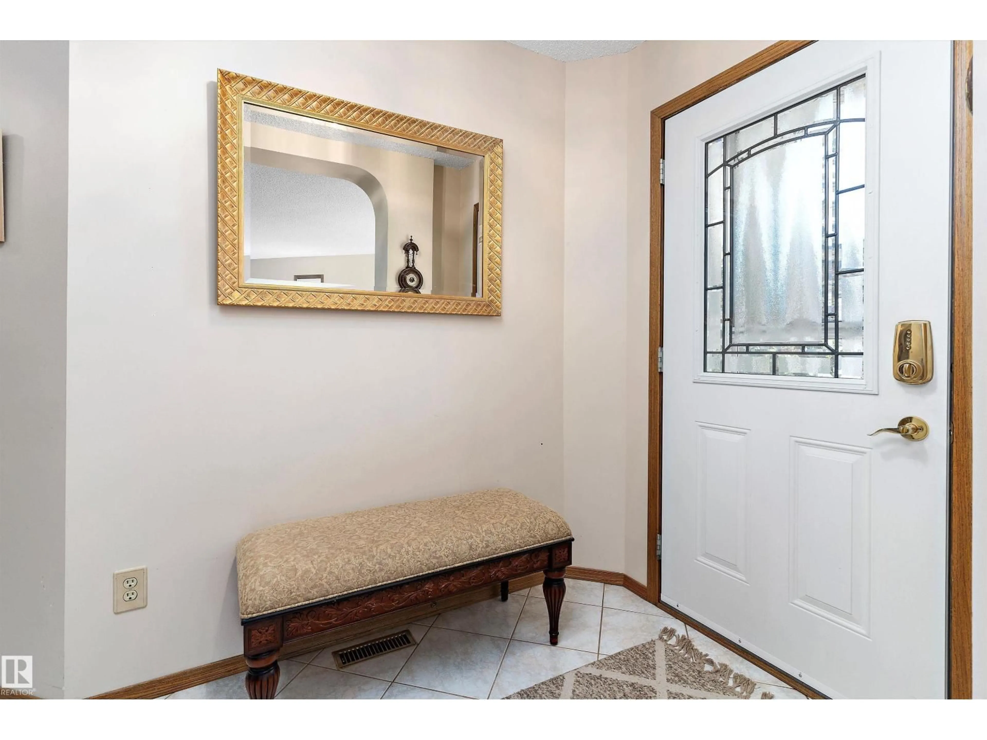 Indoor entryway for 108 IRONWOOD PL, Edmonton Alberta T6J6R4