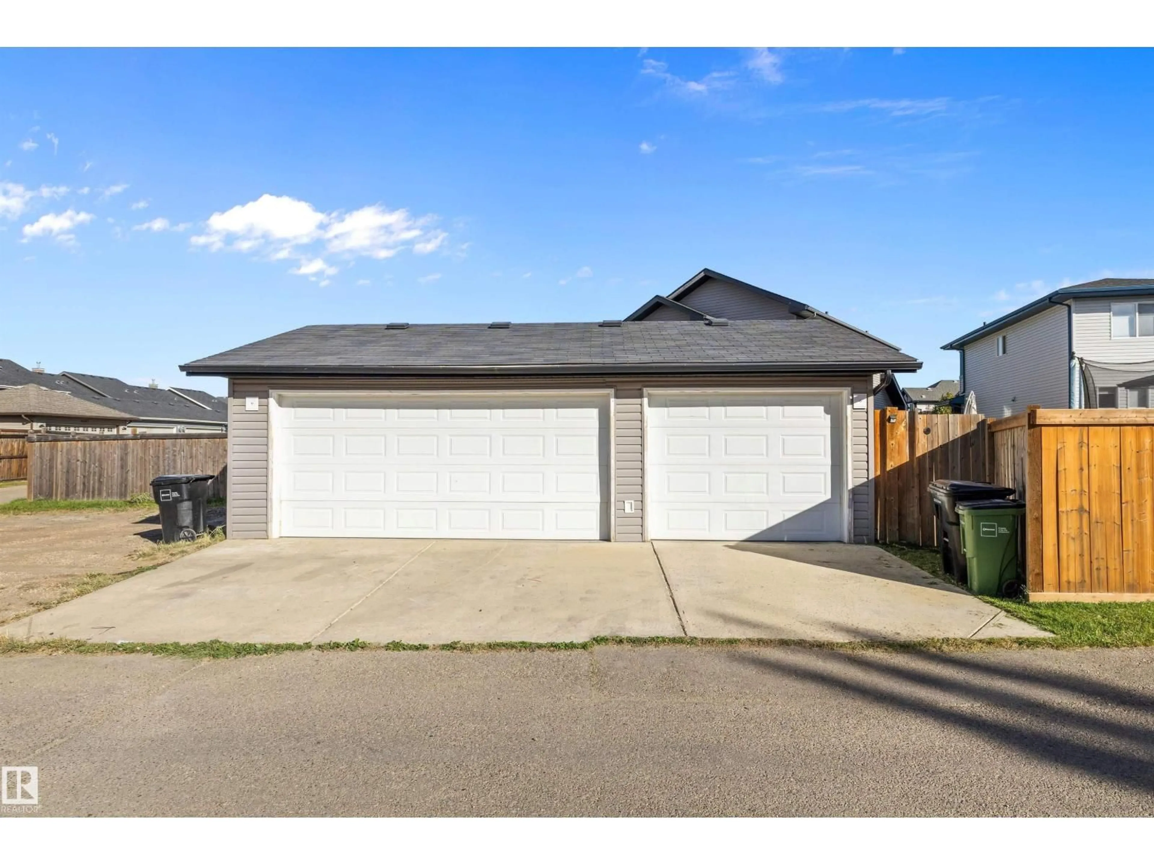 Indoor garage for SW - 1104 161 ST, Edmonton Alberta T6W2H6