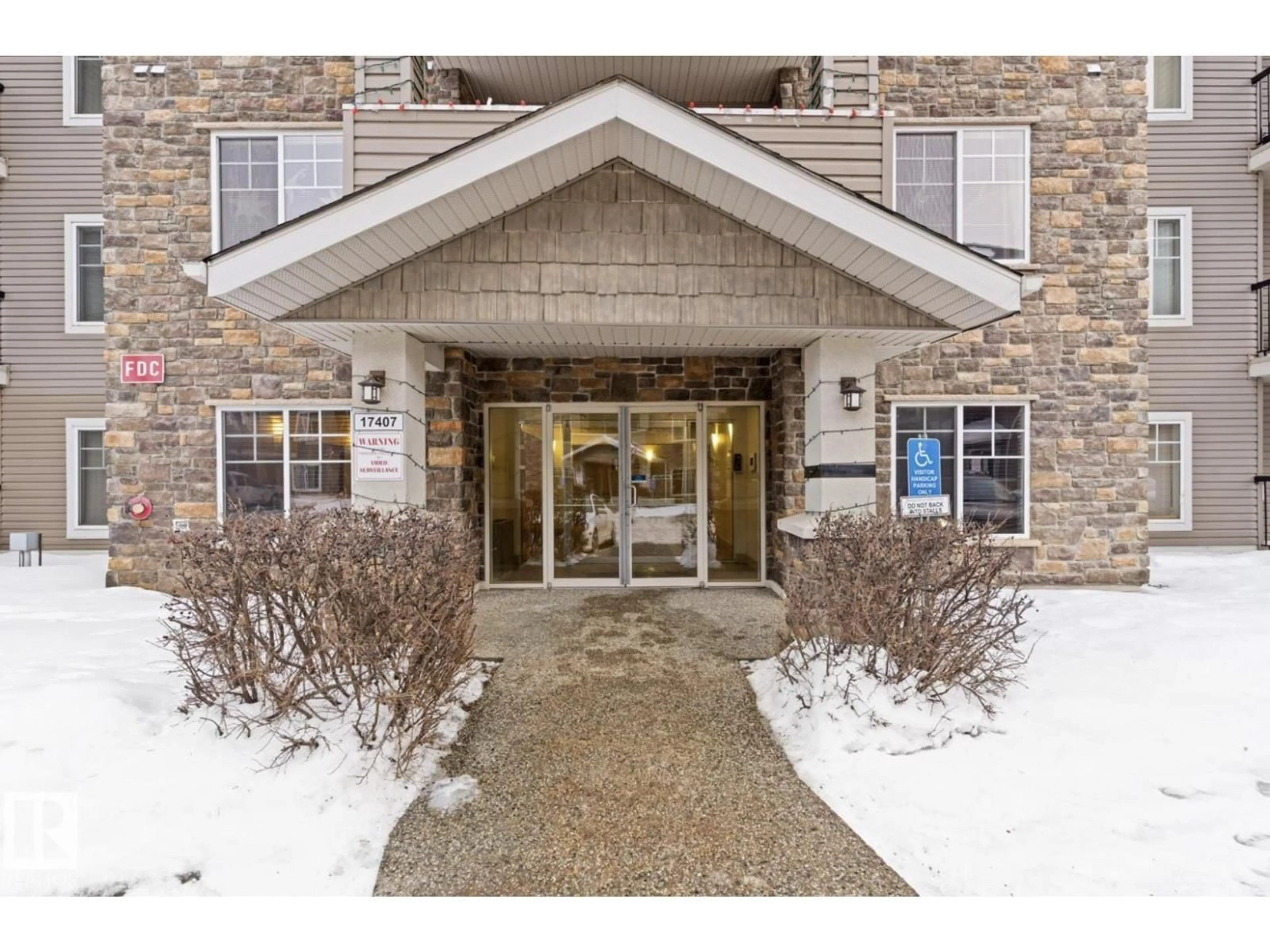 Indoor foyer for #203 - 17407 99 AVENUE, Edmonton Alberta T5T0W7