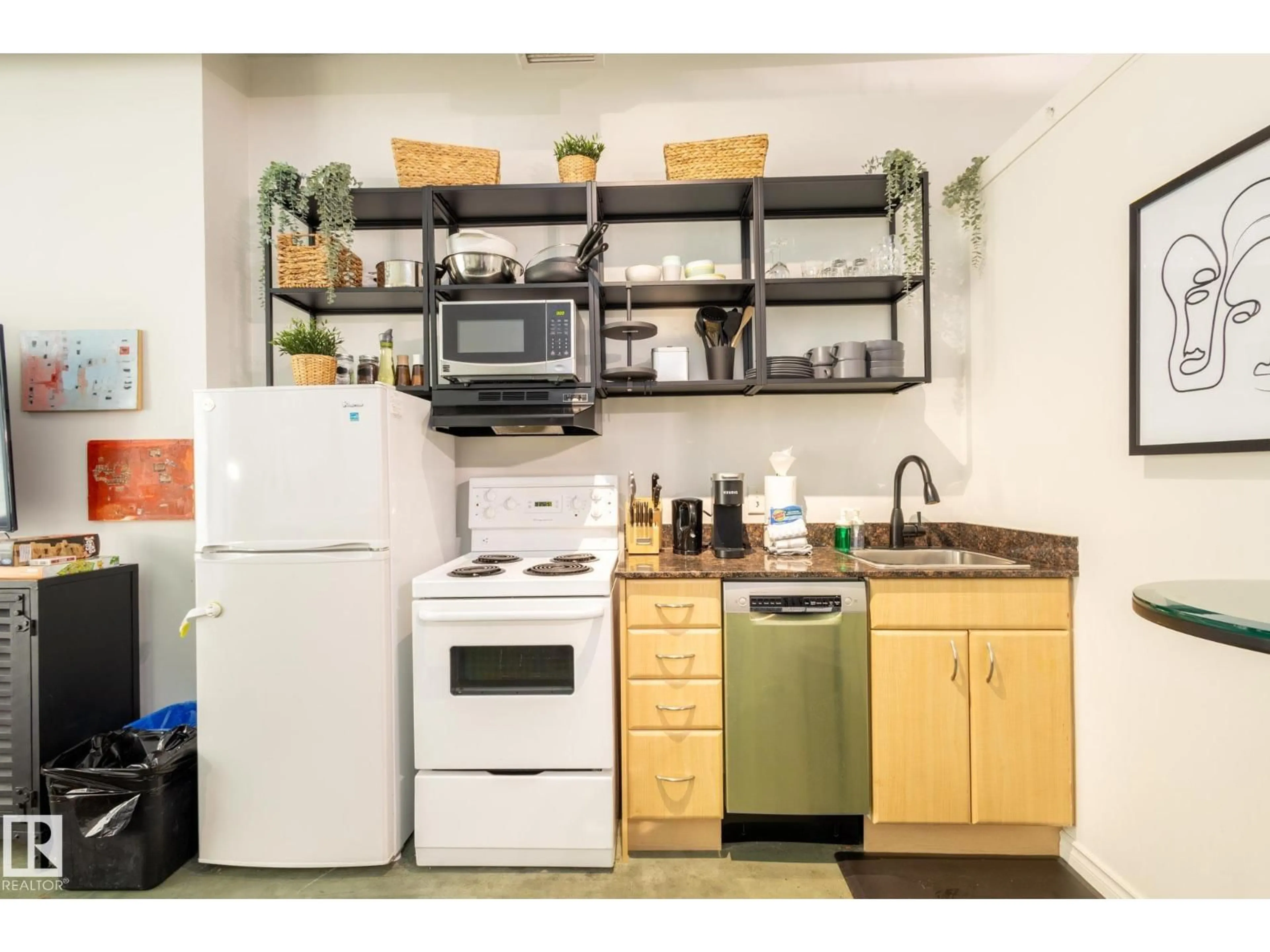 Standard kitchen, unknown for 10024 - 508 JASPER AVE, Edmonton Alberta T5J1R9