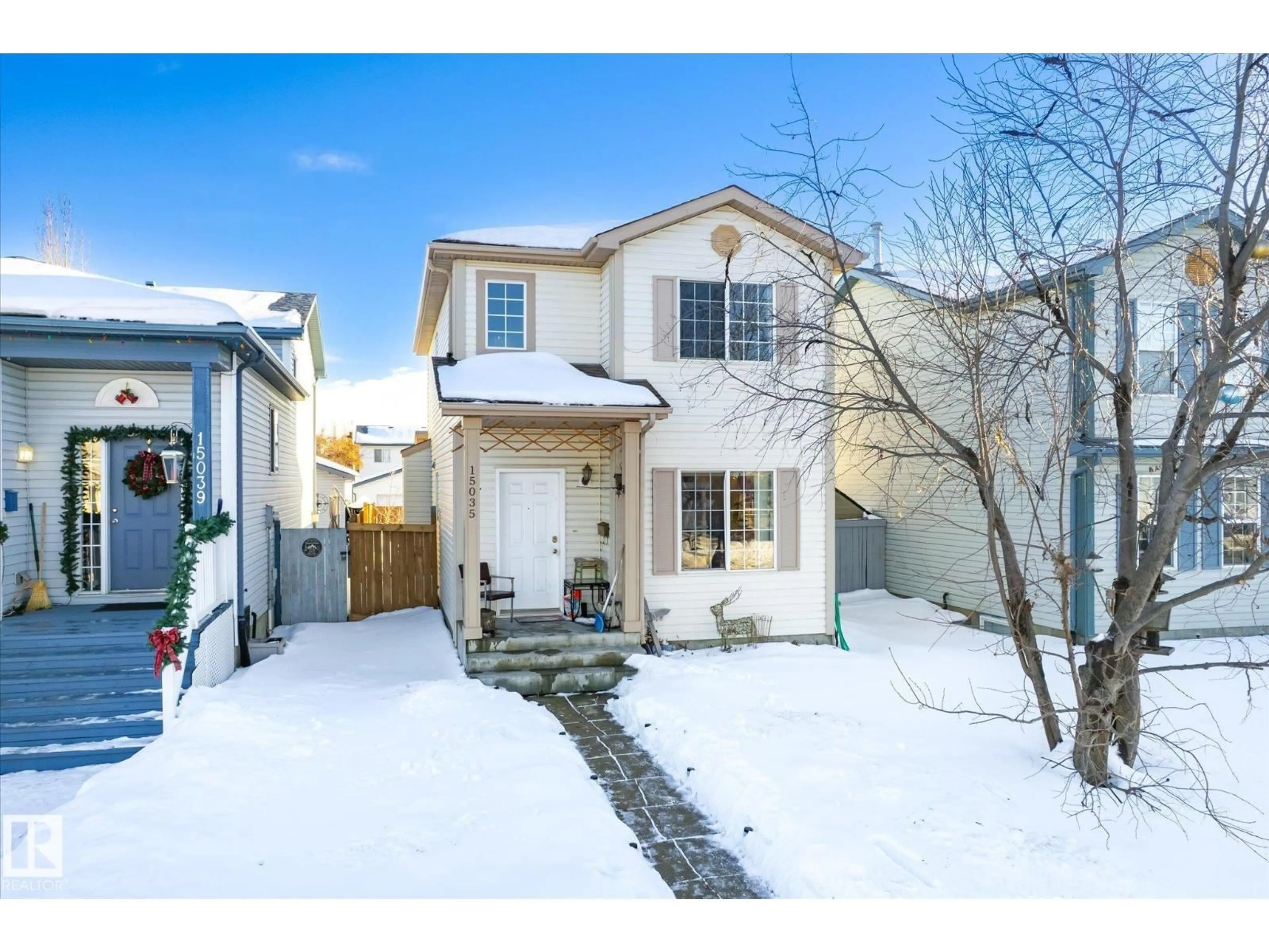 A pic from outside/outdoor area/front of a property/back of a property/a pic from drone, street for 15035 133 ST NW, Edmonton Alberta T6V1K9